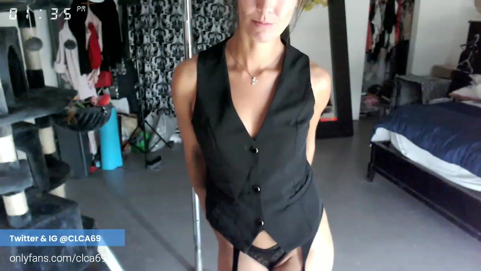Gallery image thumbnail from Christy_Love's myfreecams stream on, 11/18/2022, 01:36 image 14 of 20
