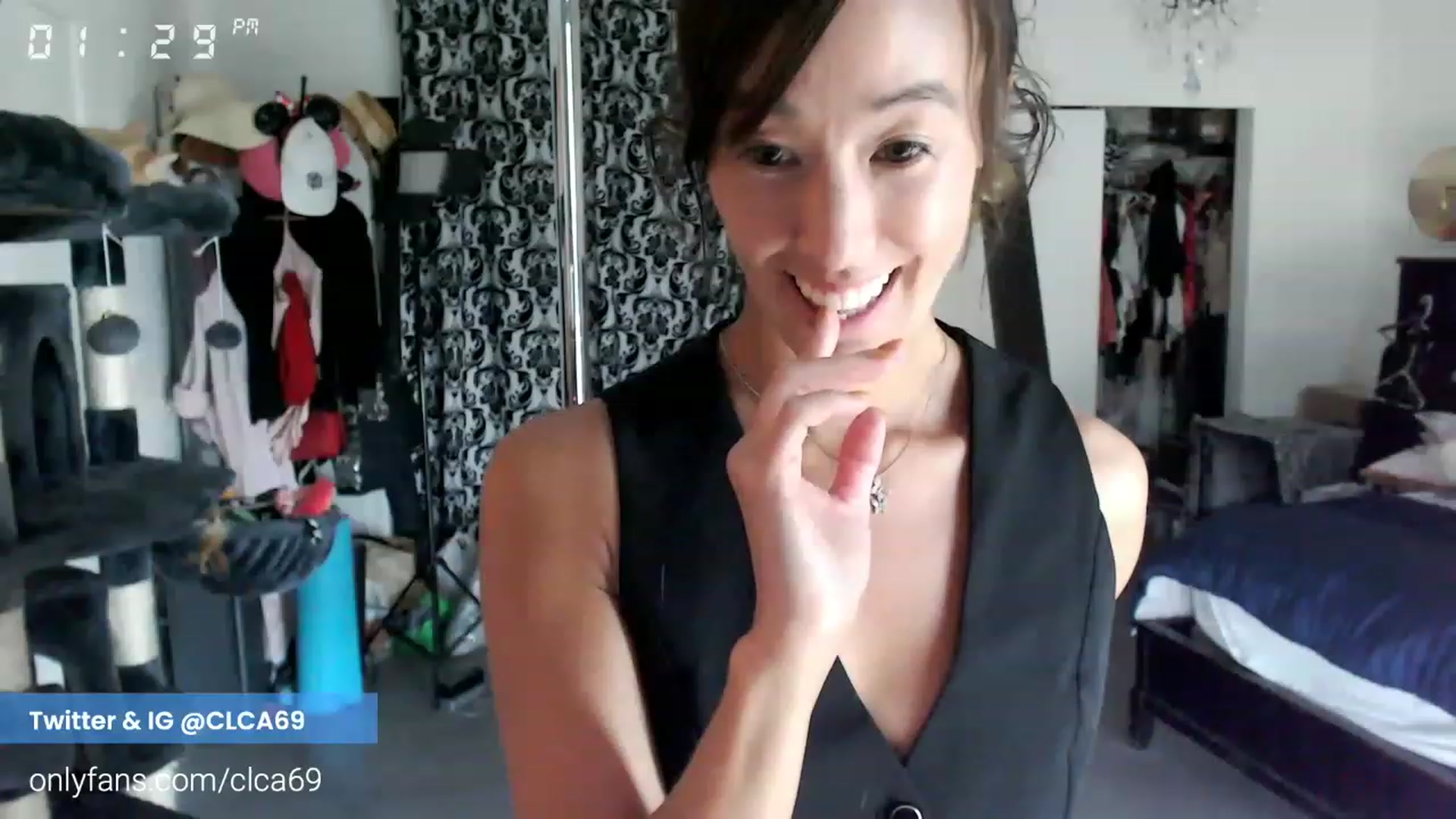 Gallery image thumbnail from Christy_Love's myfreecams stream on, 11/18/2022, 01:36 image 7 of 20