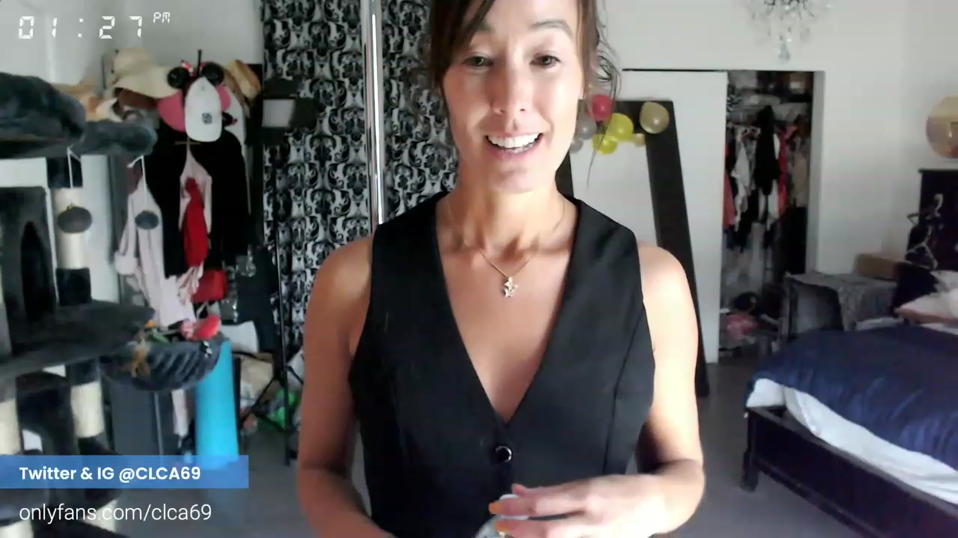 Gallery image thumbnail from Christy_Love's myfreecams stream on, 11/18/2022, 01:36 image 5 of 20