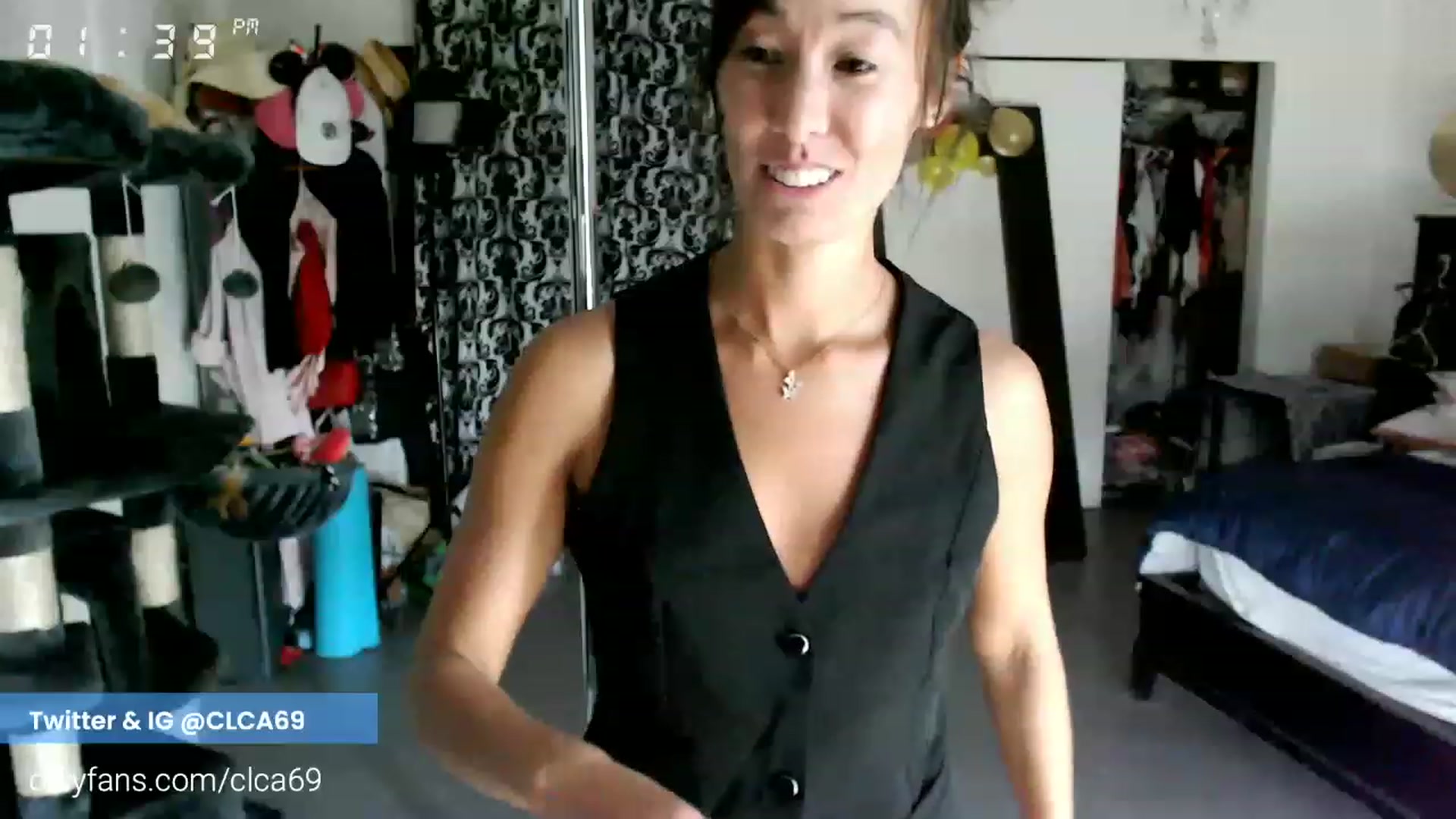 Gallery image thumbnail from Christy_Love's myfreecams stream on, 11/18/2022, 01:36 image 19 of 20