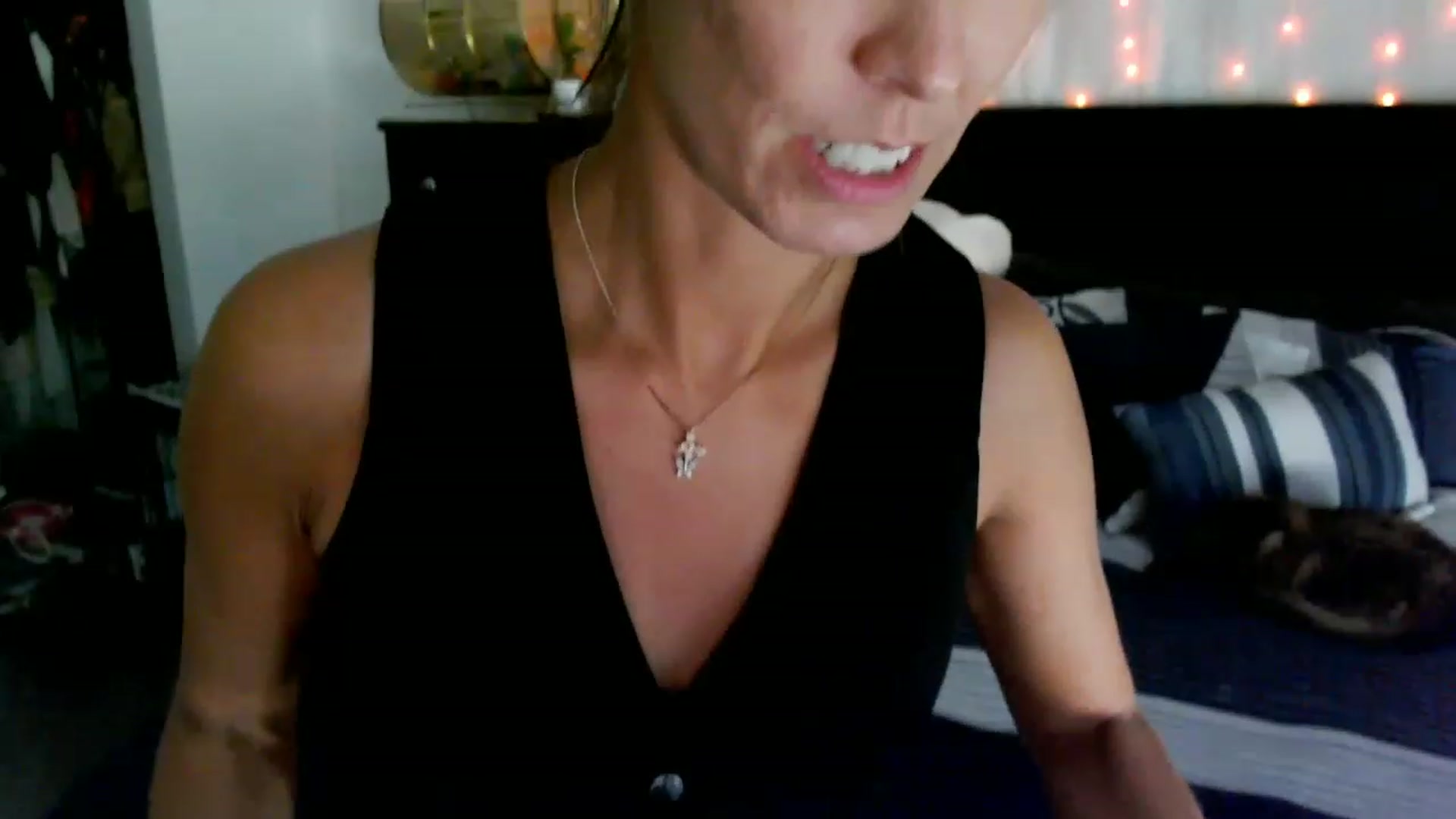 Gallery image thumbnail from Christy_Love's myfreecams stream on, 11/17/2022, 22:09 image 3 of 20