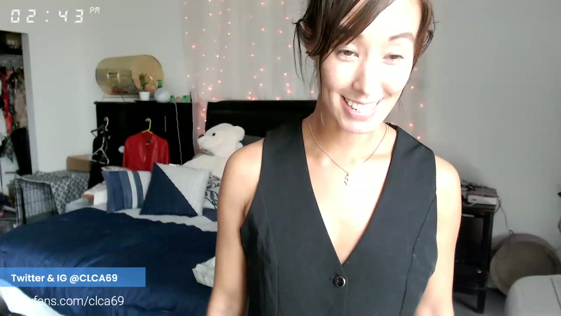 Gallery image thumbnail from Christy_Love's myfreecams stream on, 11/17/2022, 23:02 image 13 of 20