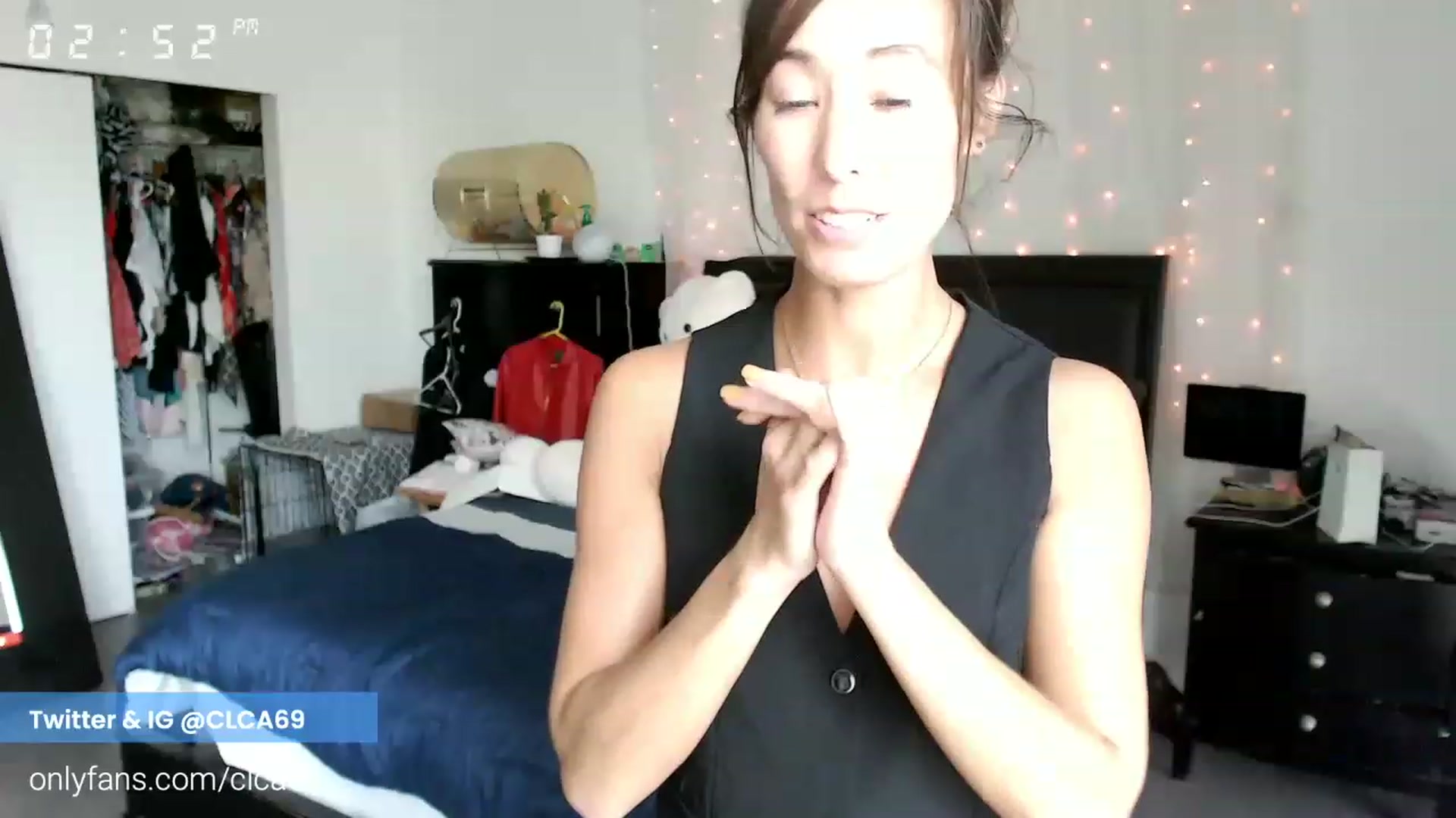Gallery image thumbnail from Christy_Love's myfreecams stream on, 11/17/2022, 23:02 image 17 of 20
