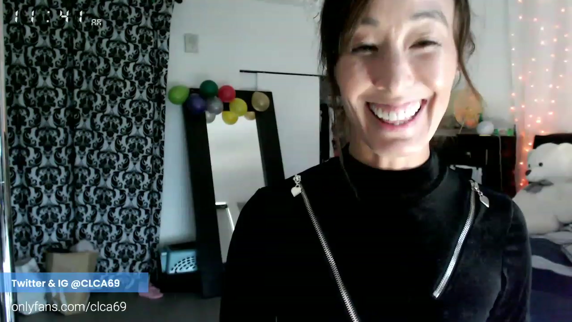Gallery image thumbnail from Christy_Love's myfreecams stream on, 11/21/2022, 20:37 image 7 of 20