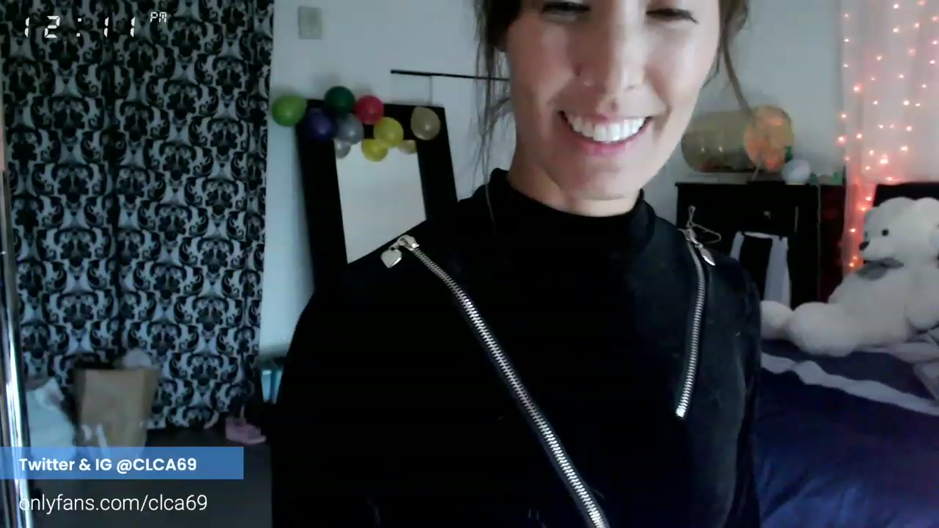 Gallery image thumbnail from Christy_Love's myfreecams stream on, 11/21/2022, 20:37 image 15 of 20