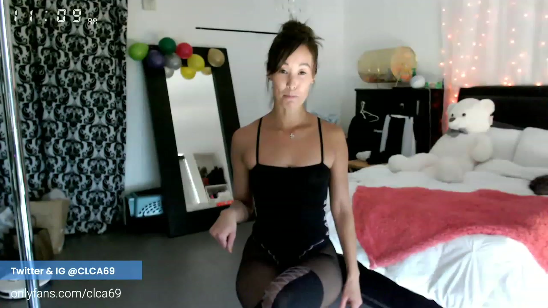 Gallery image thumbnail from Christy_Love's myfreecams stream on, 11/22/2022, 20:15 image 6 of 20