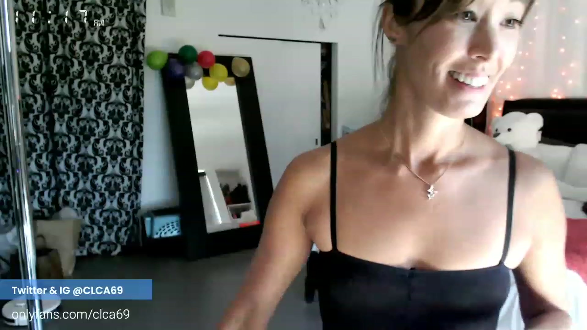 Gallery image thumbnail from Christy_Love's myfreecams stream on, 11/22/2022, 20:15 image 8 of 20