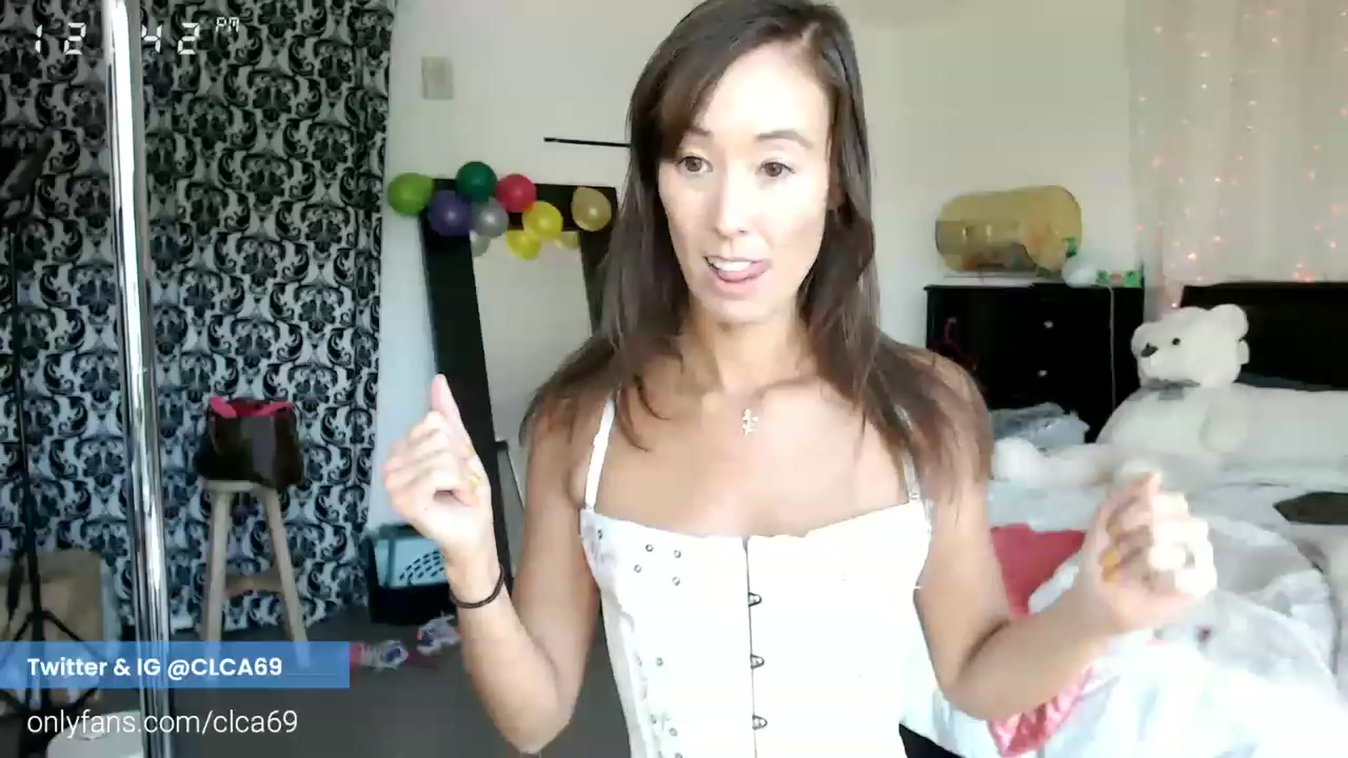 Gallery image thumbnail from Christy_Love's myfreecams stream on, 11/24/2022, 21:17 image 9 of 20