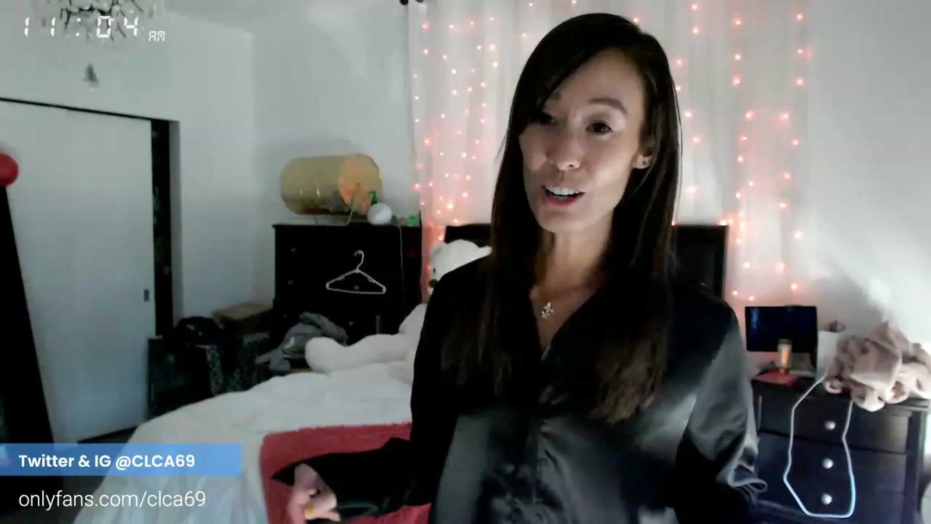 Gallery image thumbnail from Christy_Love's myfreecams stream on, 11/26/2022, 19:07 image 17 of 20