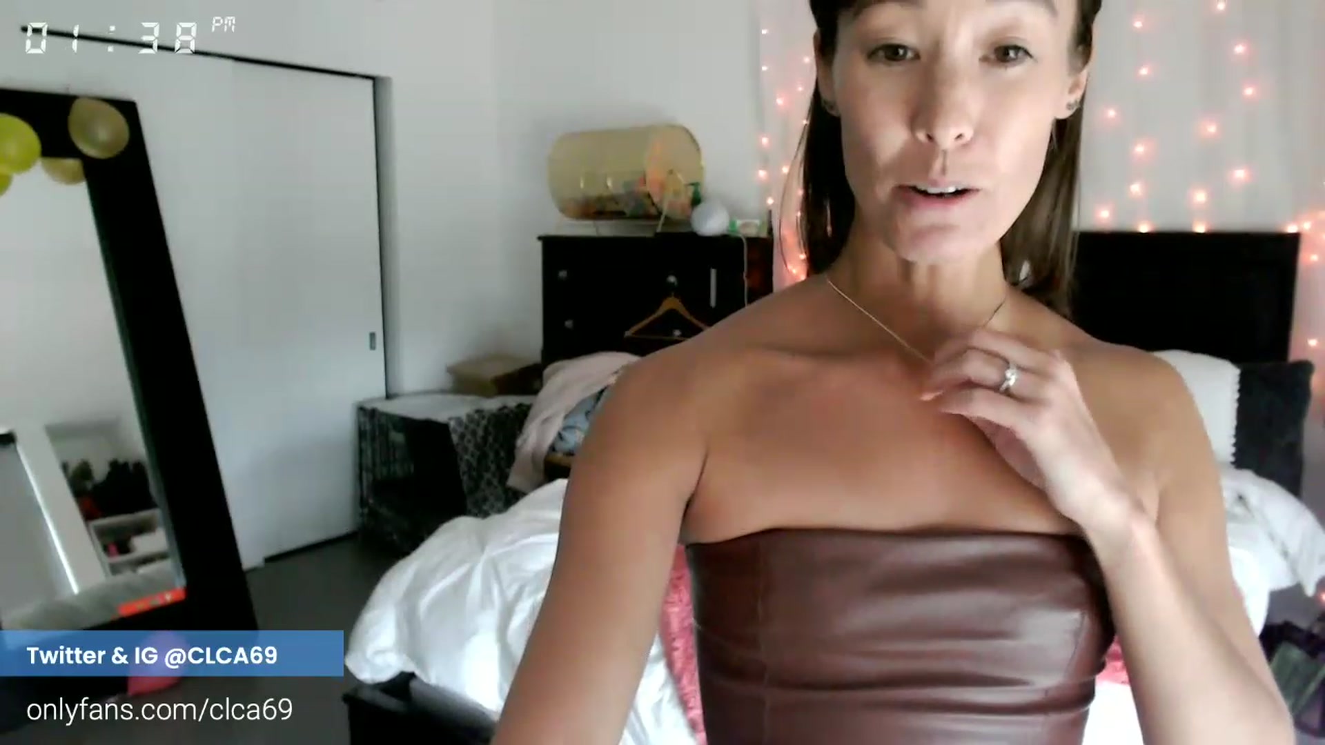 Gallery image thumbnail from Christy_Love's myfreecams stream on, 11/28/2022, 22:14 image 16 of 20