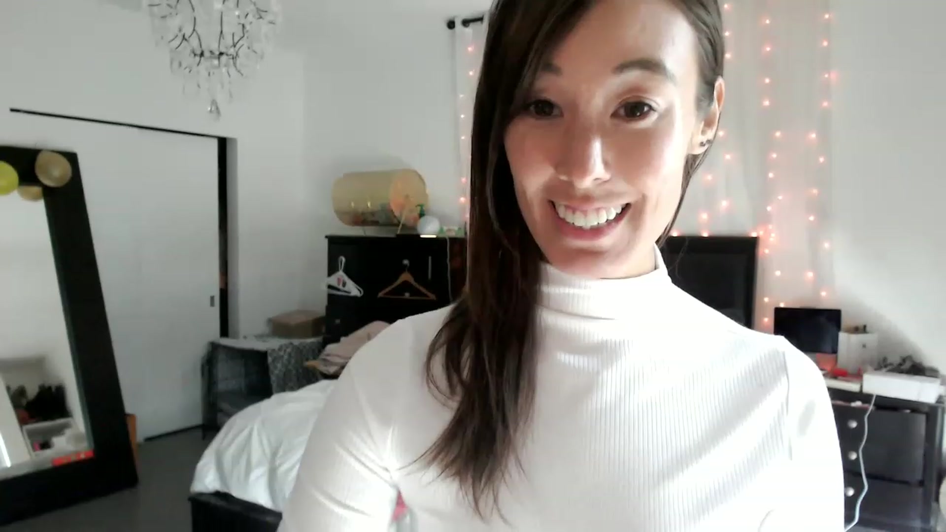 Gallery image thumbnail from Christy_Love's myfreecams stream on, 12/01/2022, 18:43 image 2 of 20