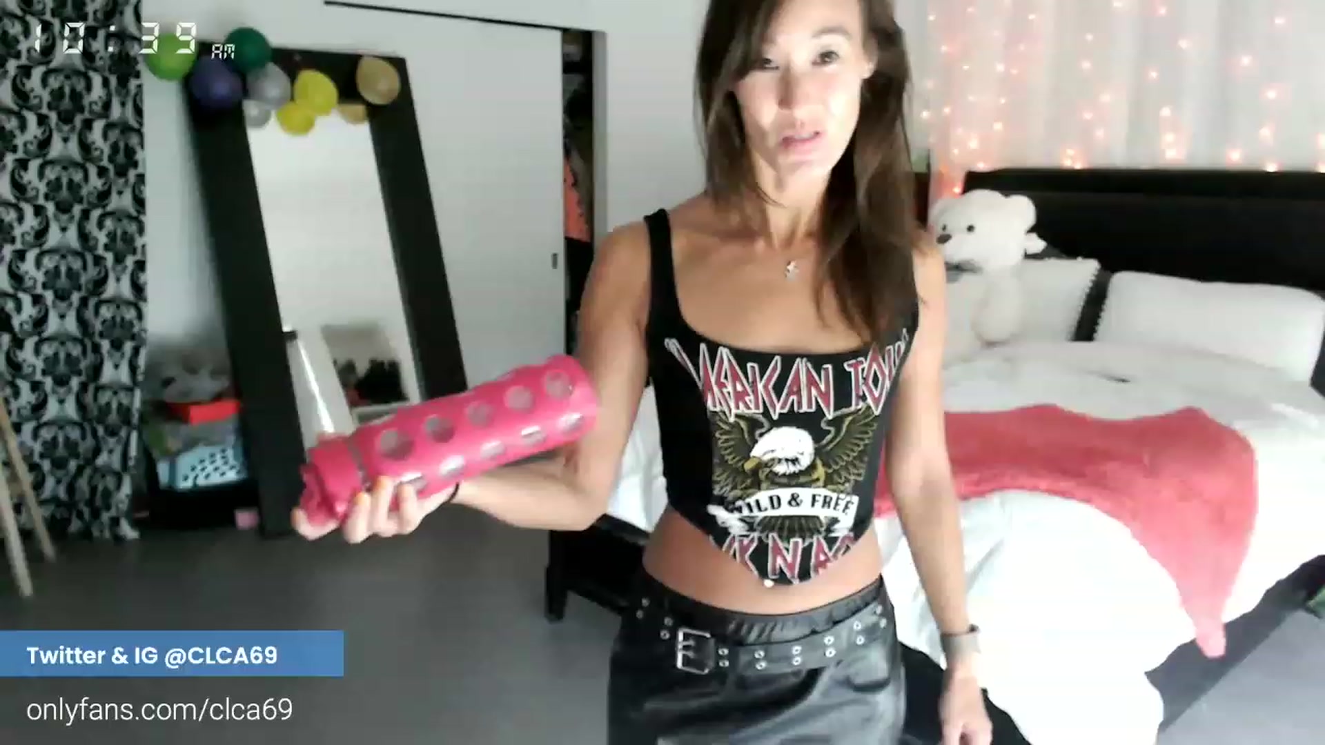 Gallery image thumbnail from Christy_Love's myfreecams stream on, 12/01/2022, 18:43 image 15 of 20