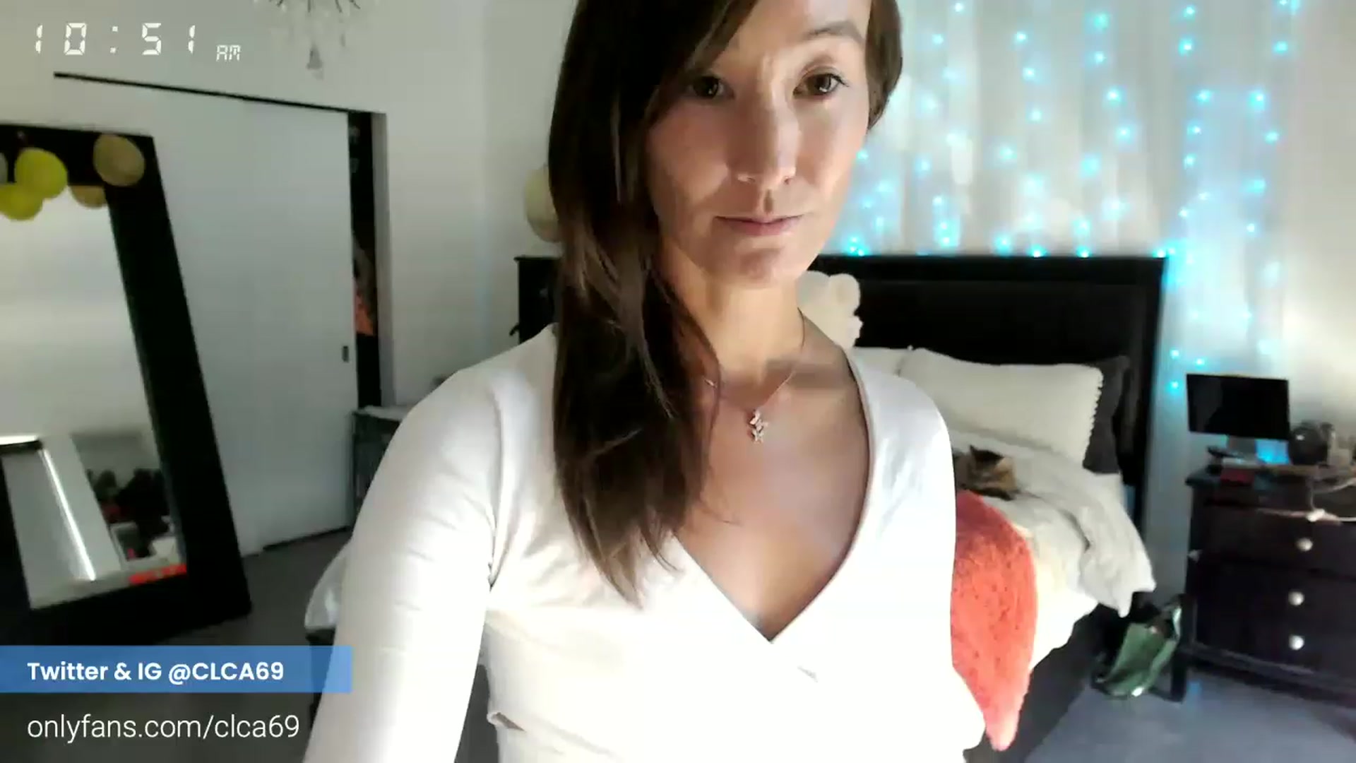 Gallery image thumbnail from Christy_Love's myfreecams stream on, 12/05/2022, 19:19 image 12 of 20