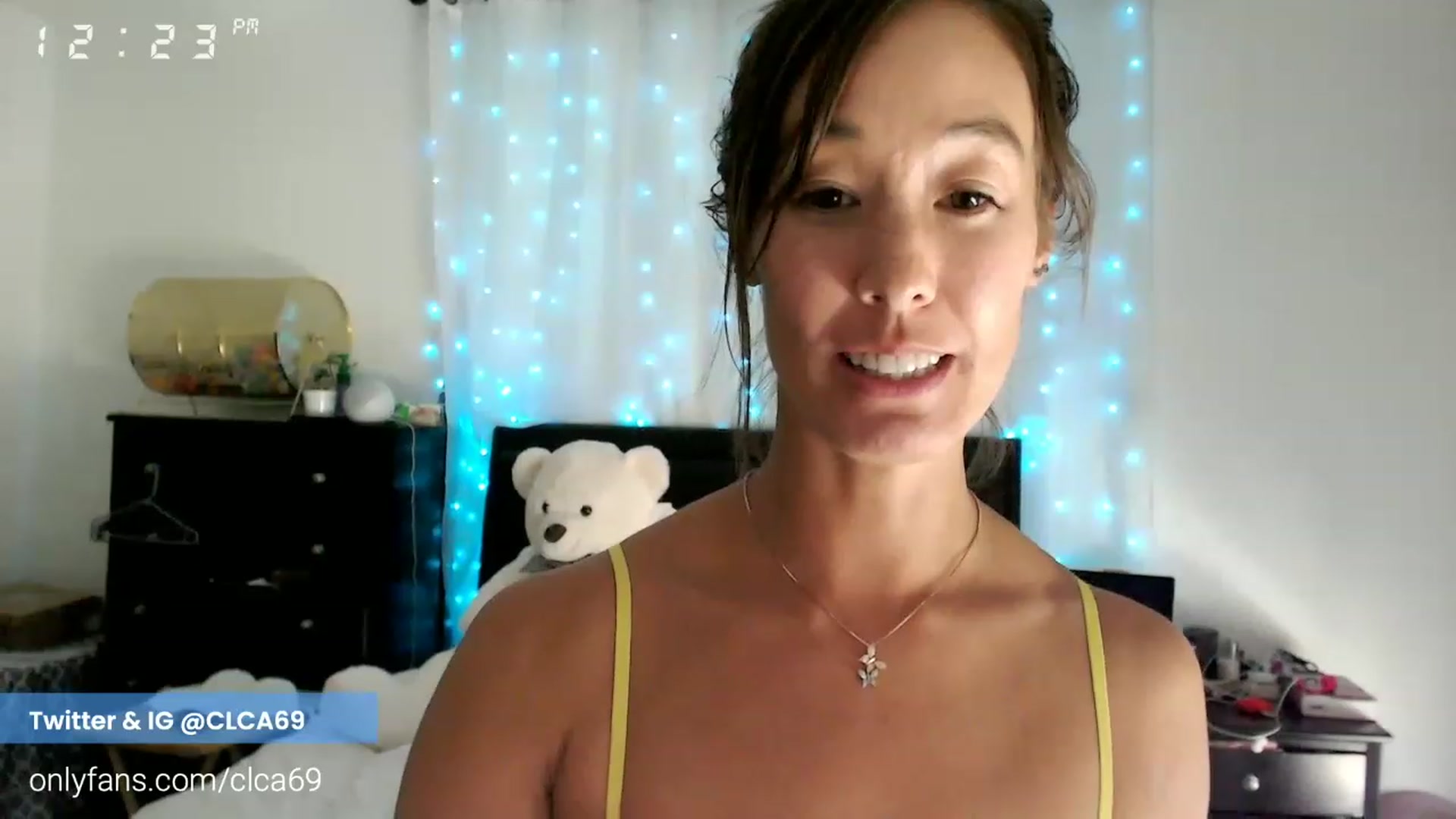 Gallery image thumbnail from Christy_Love's myfreecams stream on, 12/06/2022, 20:34 image 4 of 20