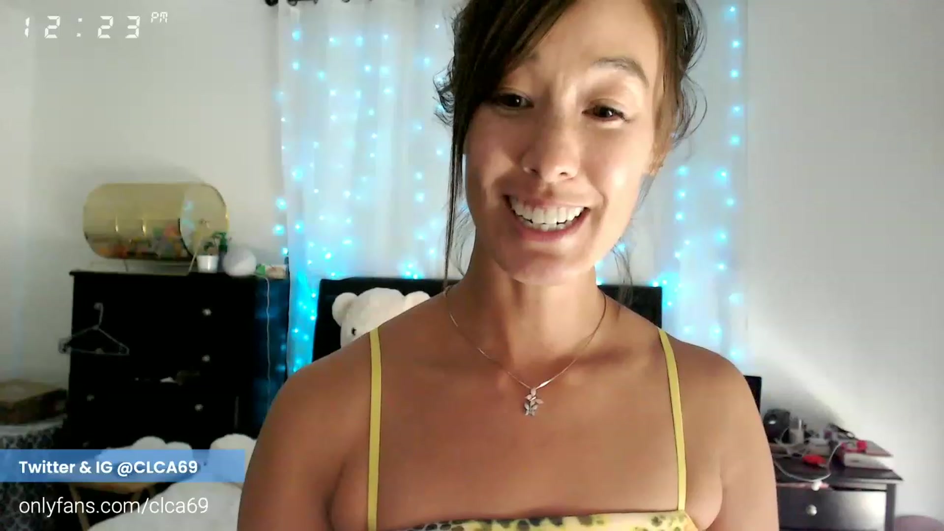 Gallery image thumbnail from Christy_Love's myfreecams stream on, 12/06/2022, 20:34 image 5 of 20