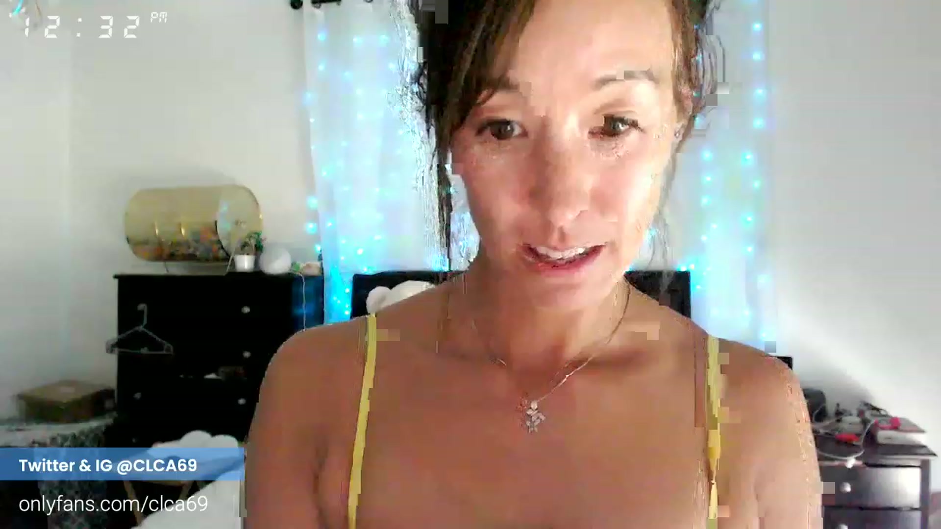 Gallery image thumbnail from Christy_Love's myfreecams stream on, 12/06/2022, 20:34 image 18 of 20