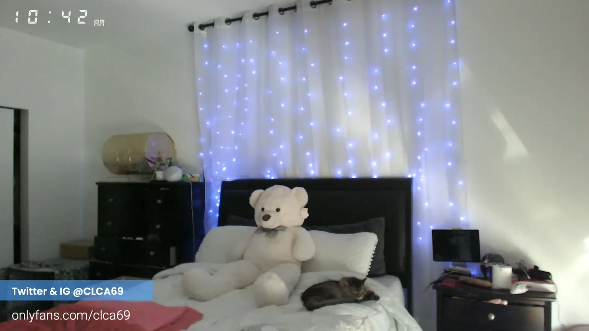 Gallery image thumbnail from Christy_Love's myfreecams stream on, 12/24/2022, 19:02 image 2 of 20