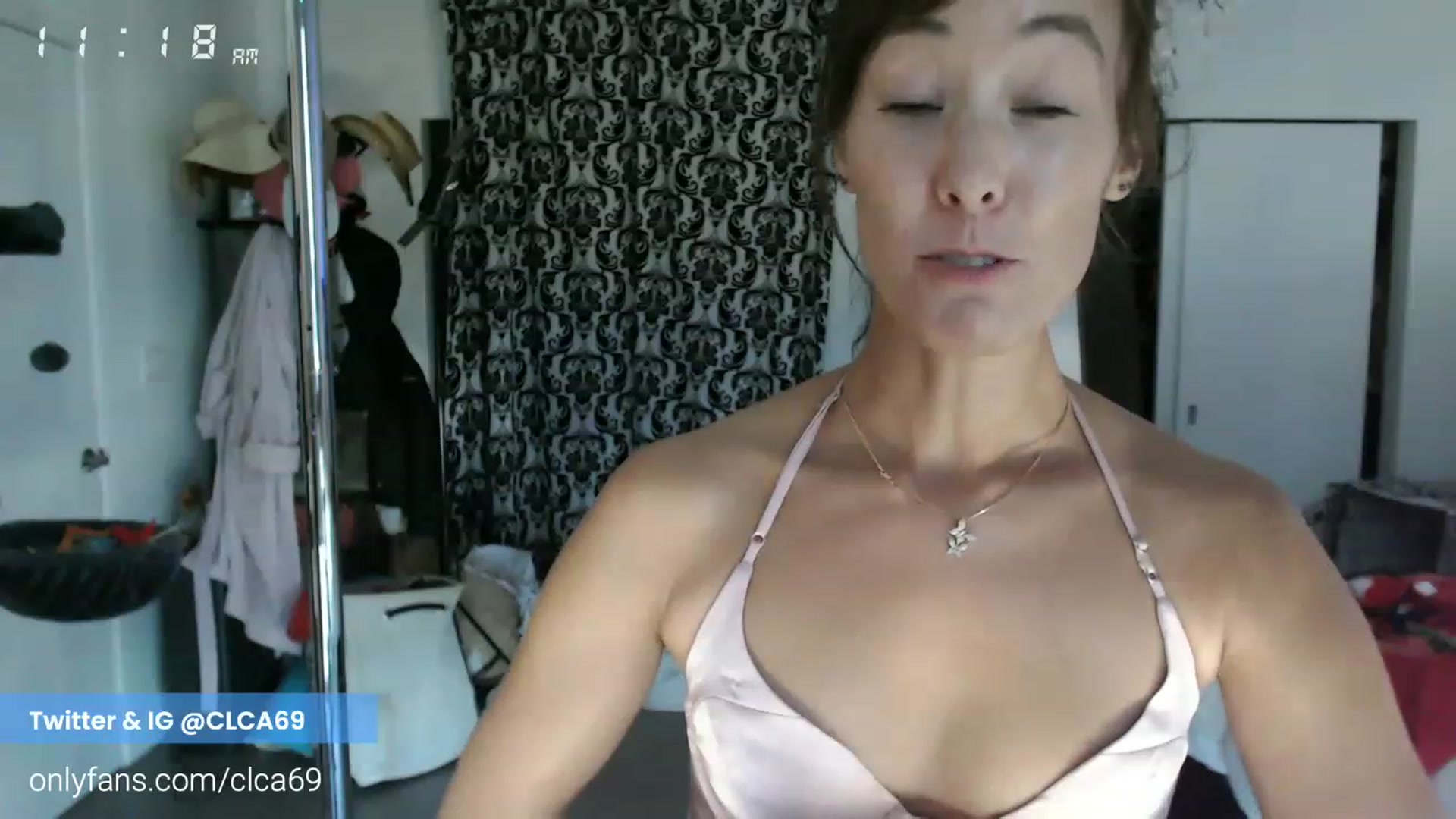 Gallery image thumbnail from Christy_Love's myfreecams stream on, 12/24/2022, 19:49 image 2 of 20