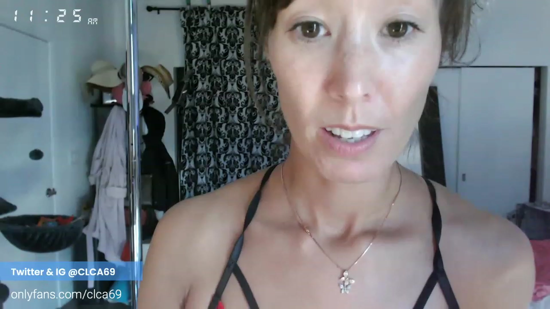 Gallery image thumbnail from Christy_Love's myfreecams stream on, 12/24/2022, 19:49 image 7 of 20