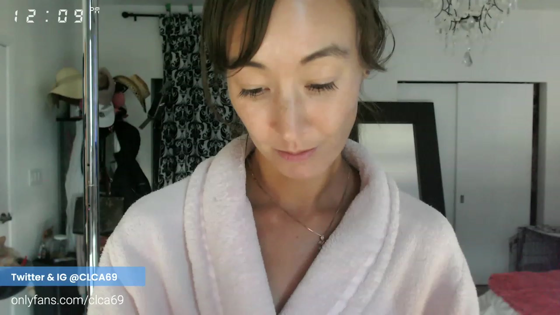 Gallery image thumbnail from Christy_Love's myfreecams stream on, 12/24/2022, 21:02 image 3 of 20
