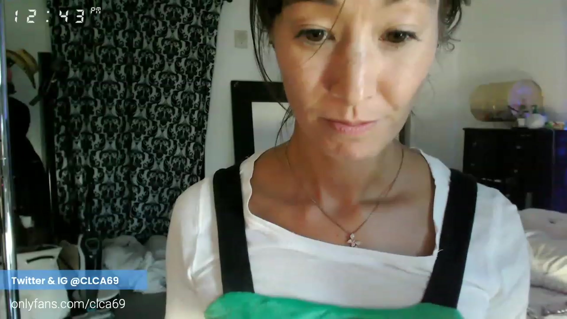 Gallery image thumbnail from Christy_Love's myfreecams stream on, 12/24/2022, 21:02 image 15 of 20