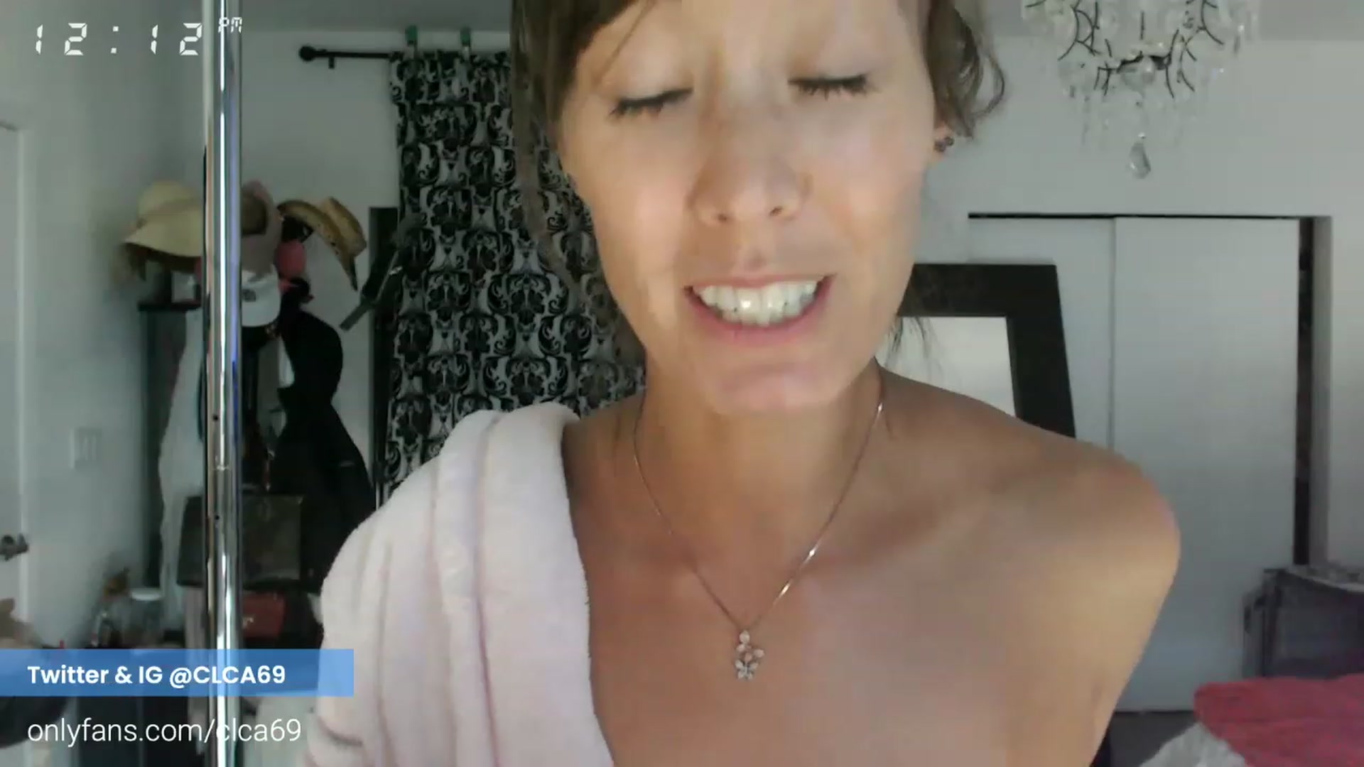 Gallery image thumbnail from Christy_Love's myfreecams stream on, 12/24/2022, 21:02 image 4 of 20