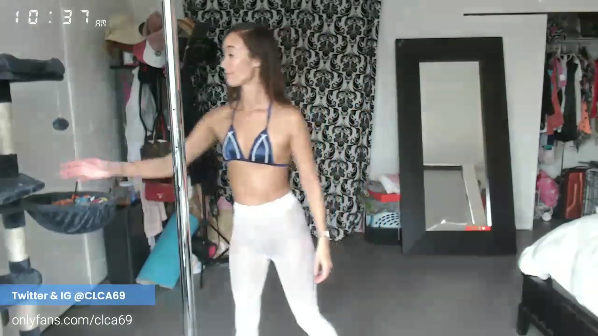 Gallery image thumbnail from Christy_Love's myfreecams stream on, 12/29/2022, 18:46 image 10 of 20