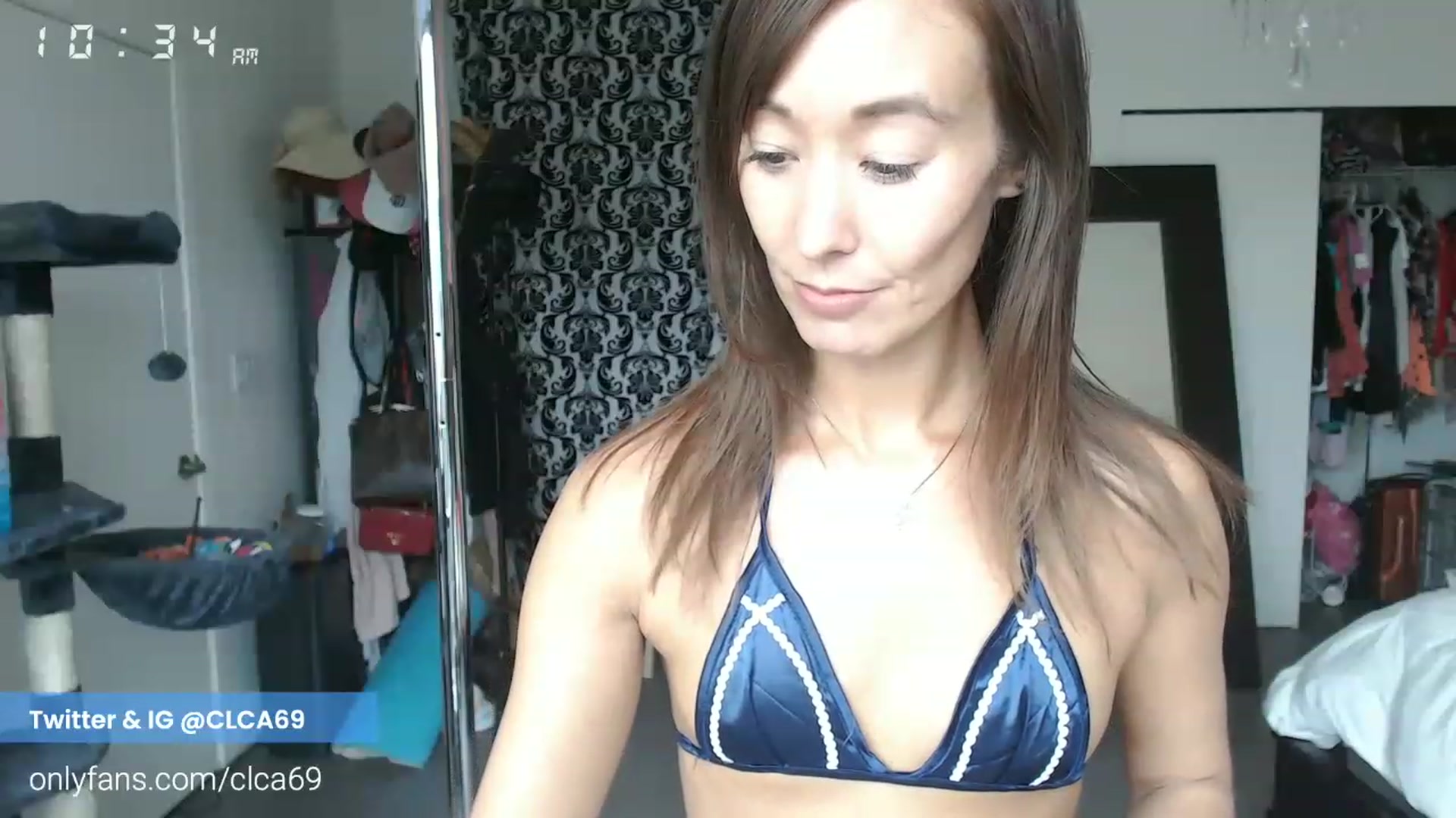 Gallery image thumbnail from Christy_Love's myfreecams stream on, 12/29/2022, 18:46 image 6 of 20