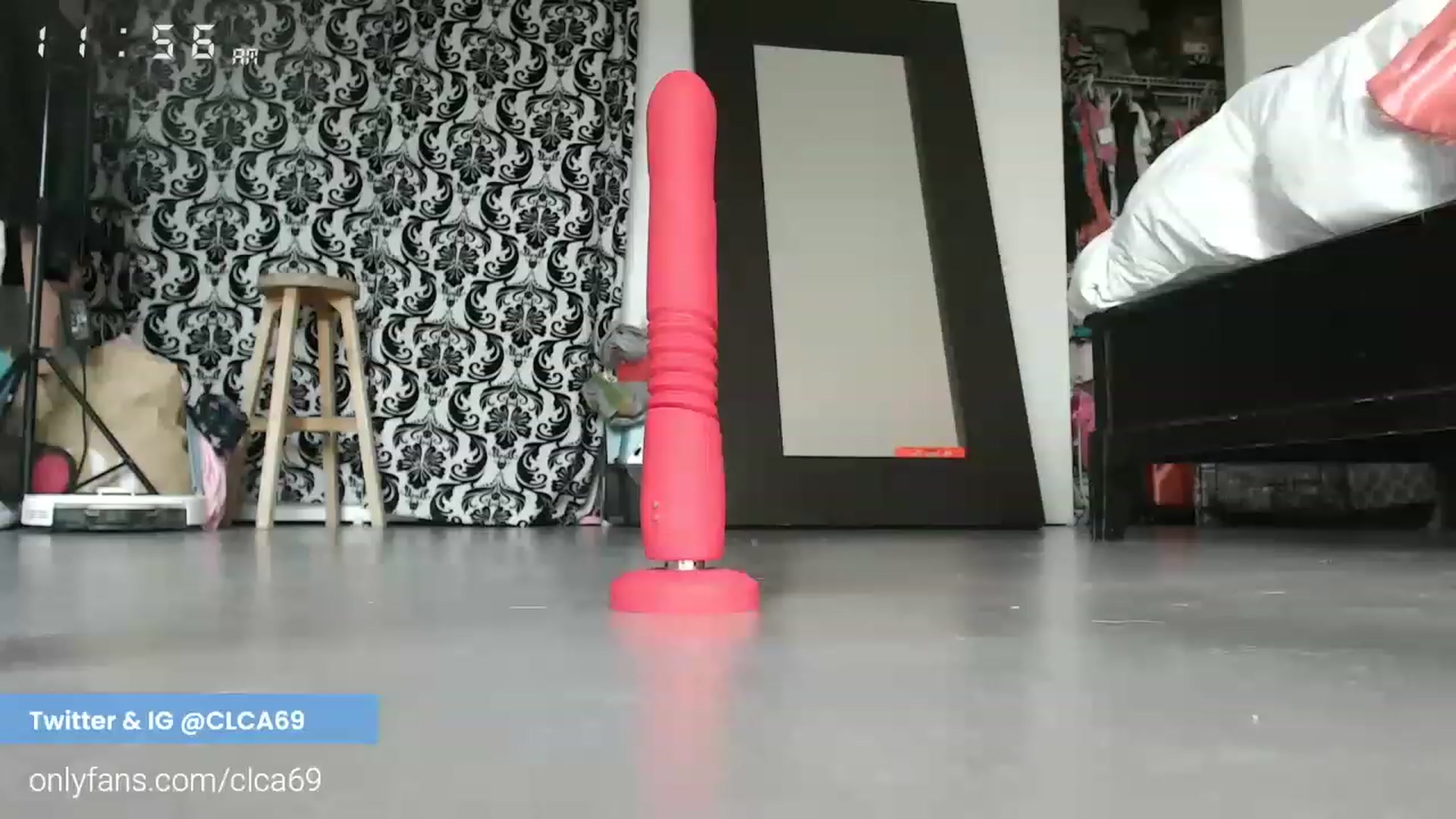 Gallery image thumbnail from Christy_Love's myfreecams stream on, 12/29/2022, 20:25 image 15 of 20