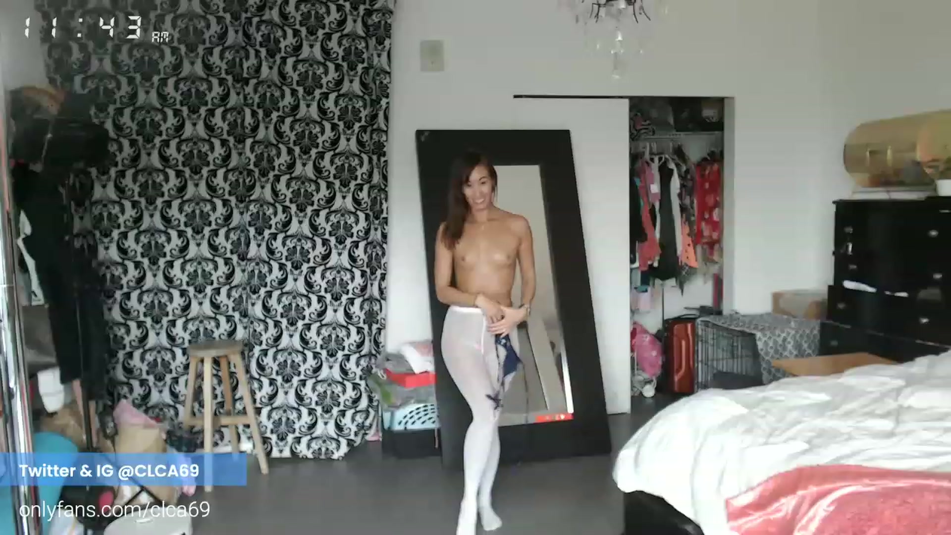 Gallery image thumbnail from Christy_Love's myfreecams stream on, 12/29/2022, 20:25 image 12 of 20