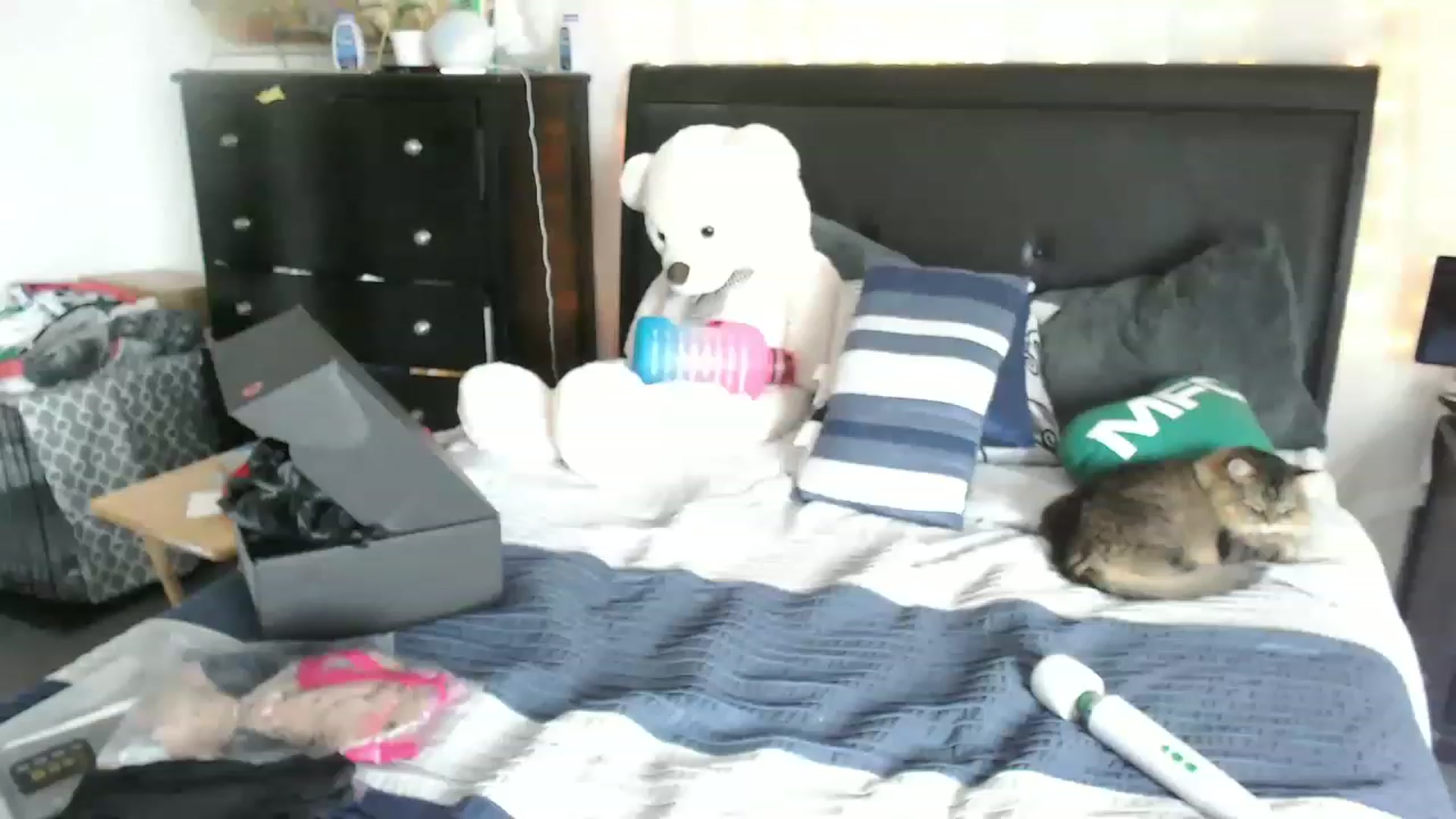 Gallery image thumbnail from Christy_Love's myfreecams stream on, 01/15/2023, 20:29 image 2 of 20
