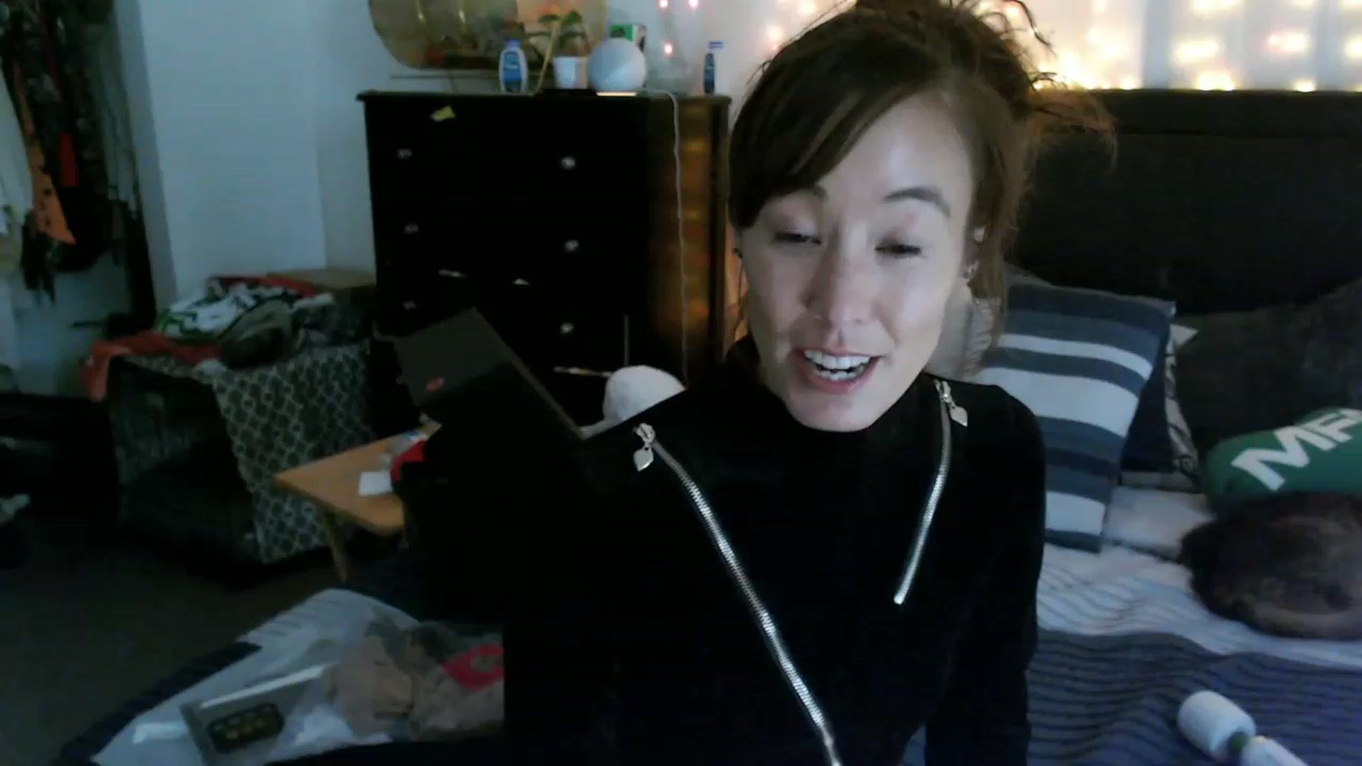 Gallery image thumbnail from Christy_Love's myfreecams stream on, 01/15/2023, 20:29 image 7 of 20