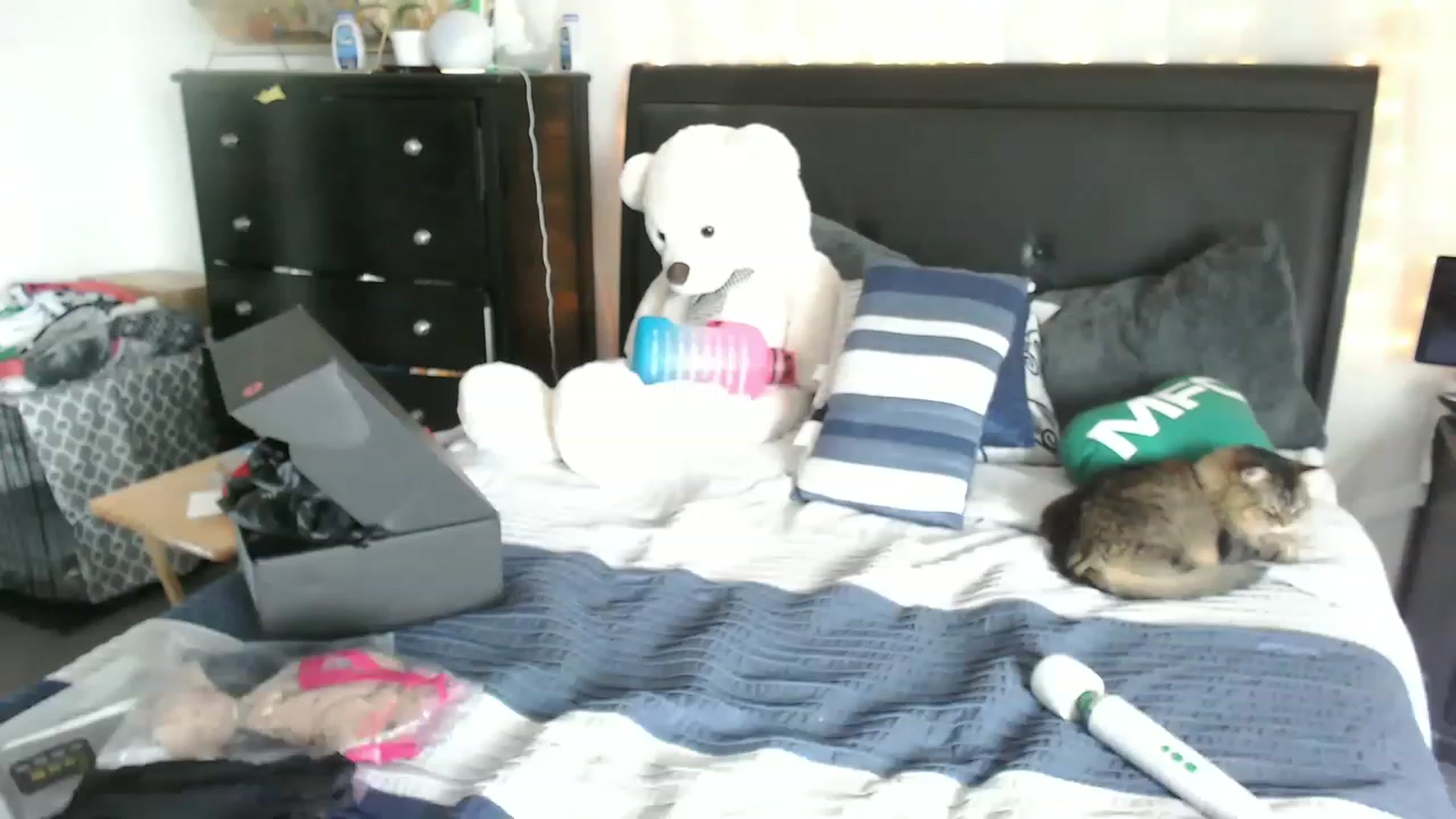 Gallery image thumbnail from Christy_Love's myfreecams stream on, 01/15/2023, 20:29 image 1 of 20