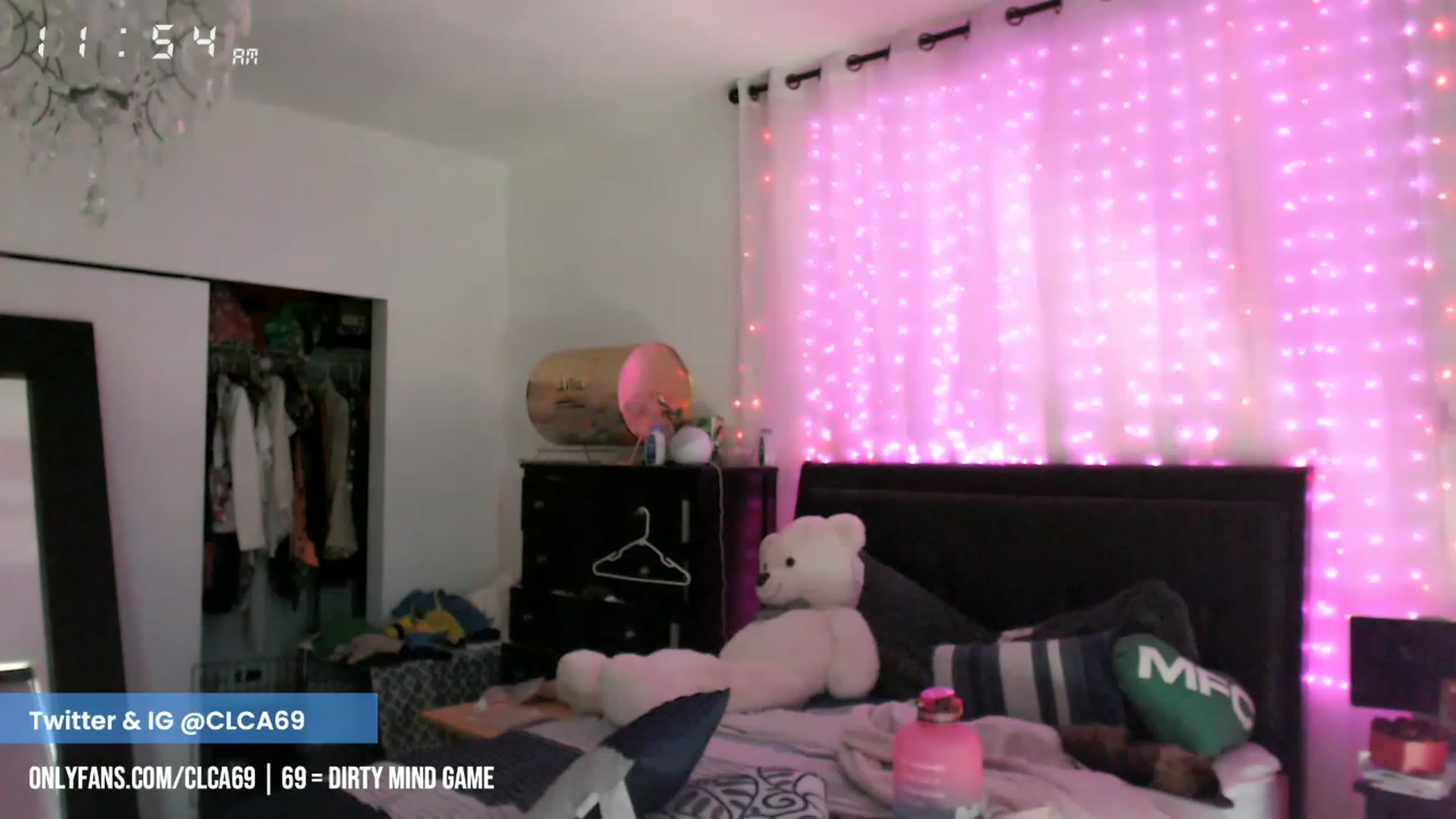 Gallery image thumbnail from Christy_Love's myfreecams stream on, 02/06/2023, 20:05 image 16 of 20