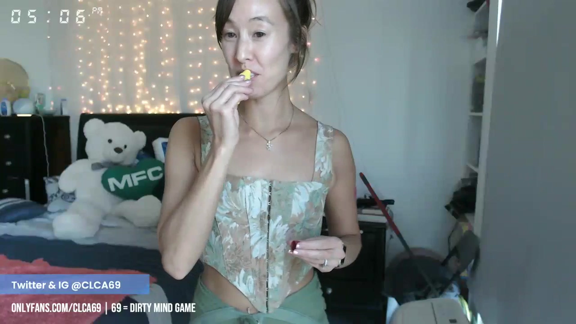 Gallery image thumbnail from Christy_Love's myfreecams stream on, 04/26/2023, 24:04 image 18 of 20