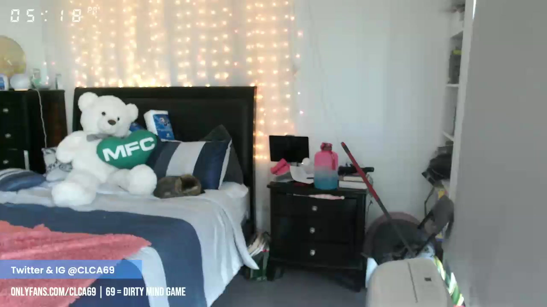 Gallery image thumbnail from Christy_Love's myfreecams stream on, 04/26/2023, 24:22 image 19 of 20