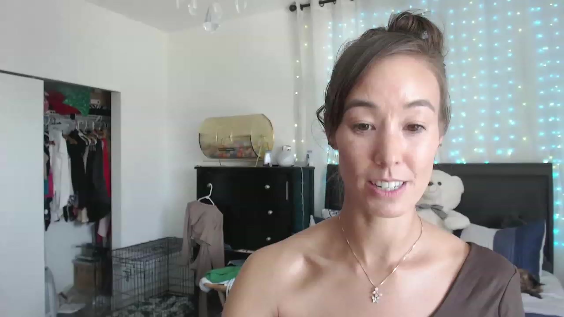 Gallery image thumbnail from Christy_Love's myfreecams stream on, 06/04/2023, 20:33 image 6 of 20