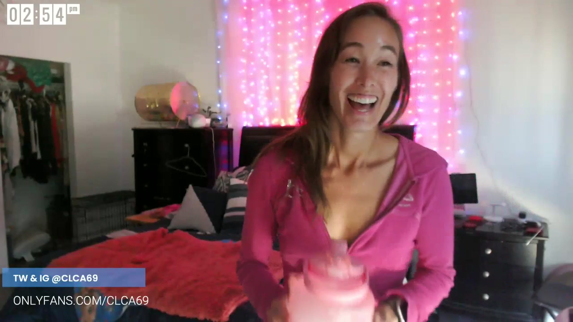 Gallery image thumbnail from Christy_Love's myfreecams stream on, 07/09/2023, 22:03 image 18 of 20
