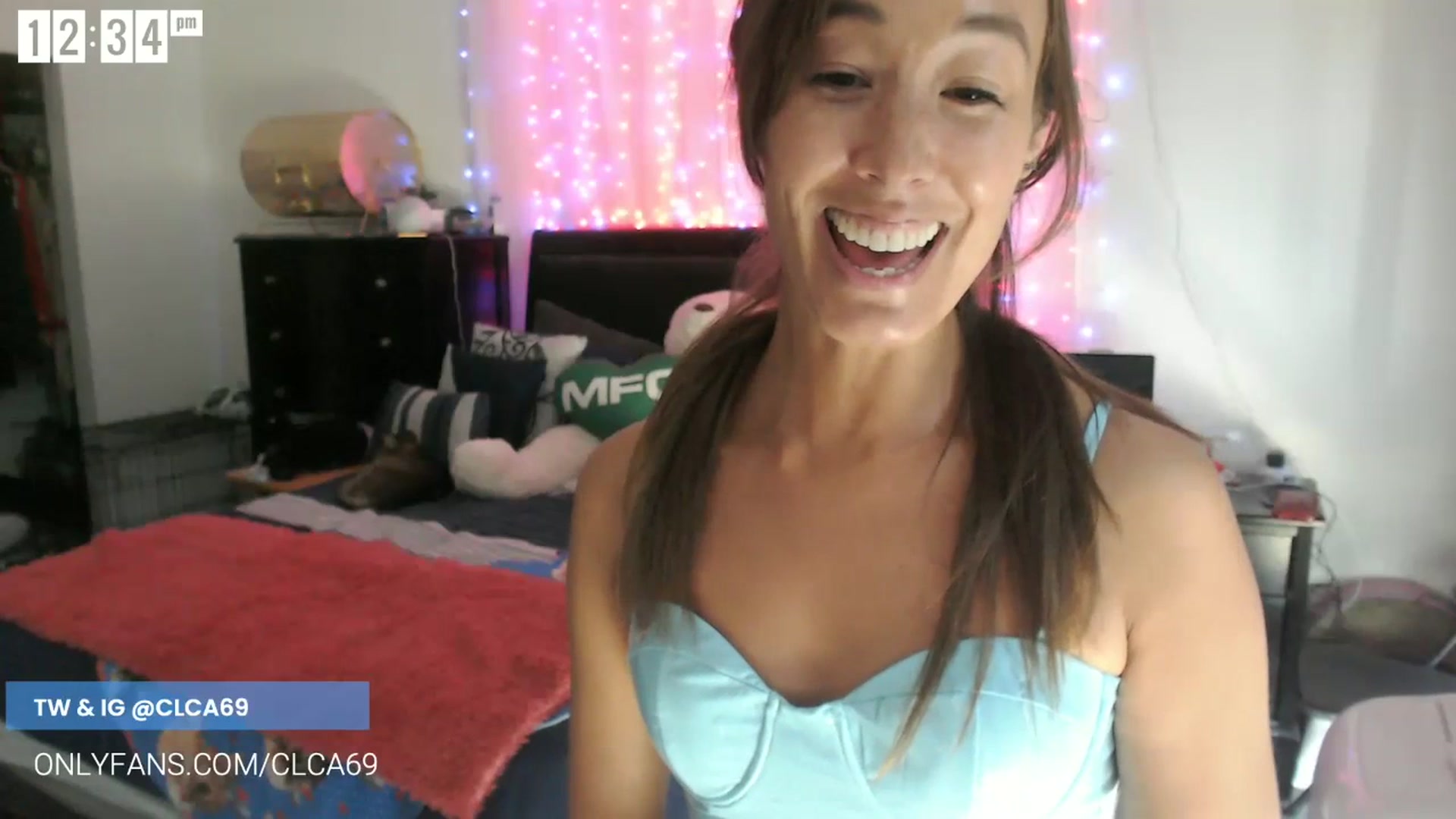 Gallery image thumbnail from Christy_Love's myfreecams stream on, 07/19/2023, 20:07 image 11 of 20
