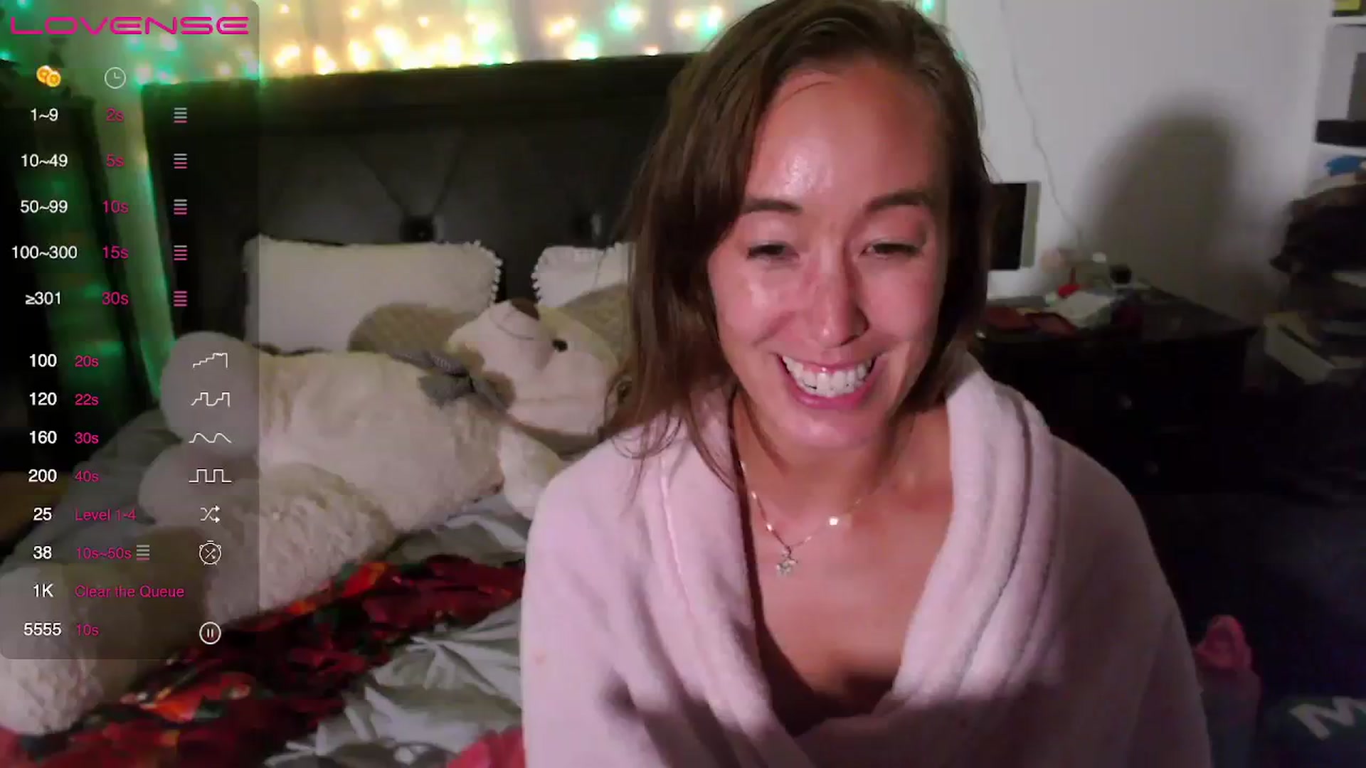 Gallery image thumbnail from Christy_Love's myfreecams stream on, 08/17/2023, 03:17 image 1 of 20