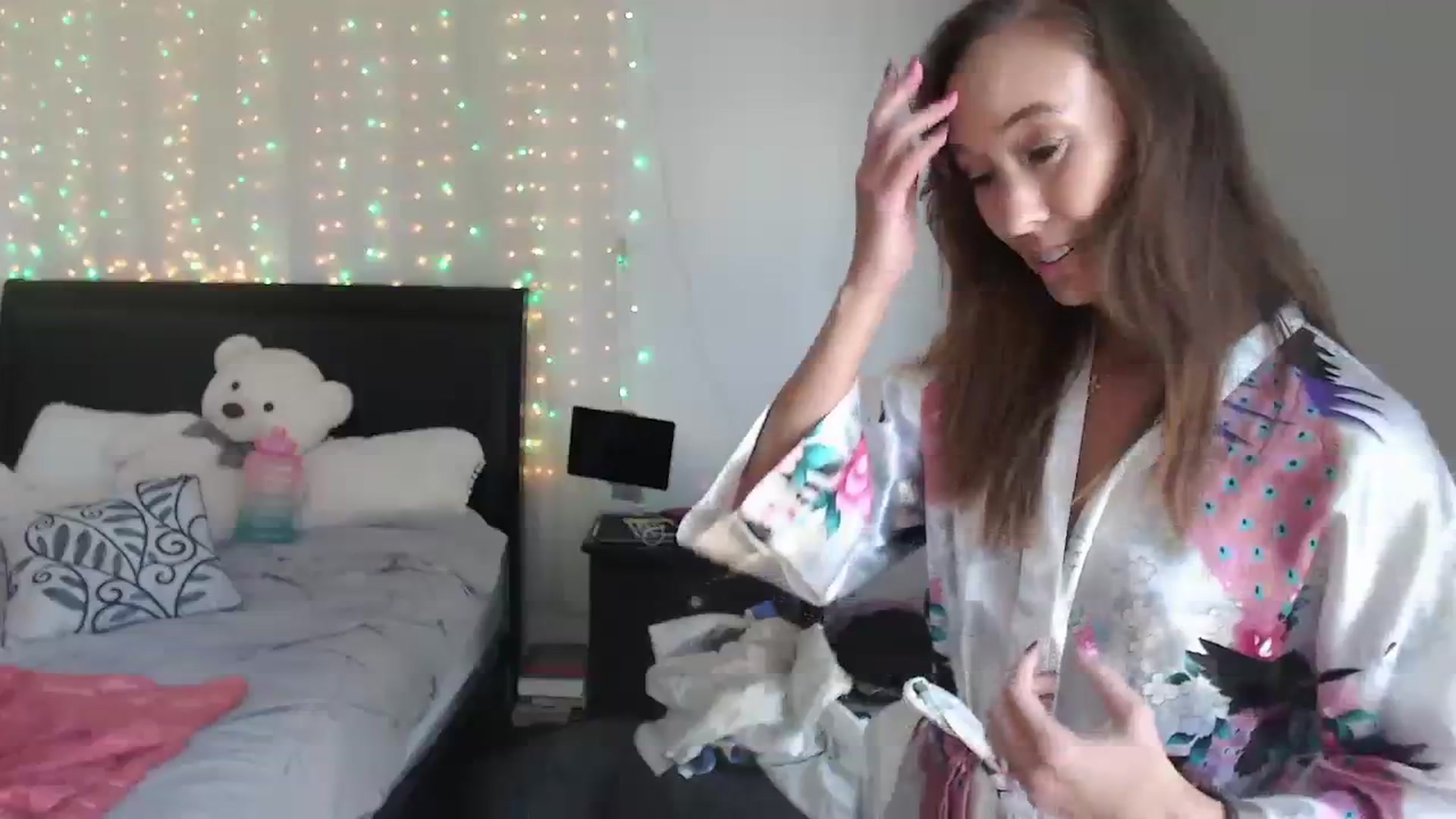 Gallery image thumbnail from Christy_Love's myfreecams stream on, 08/17/2023, 22:37 image 6 of 20