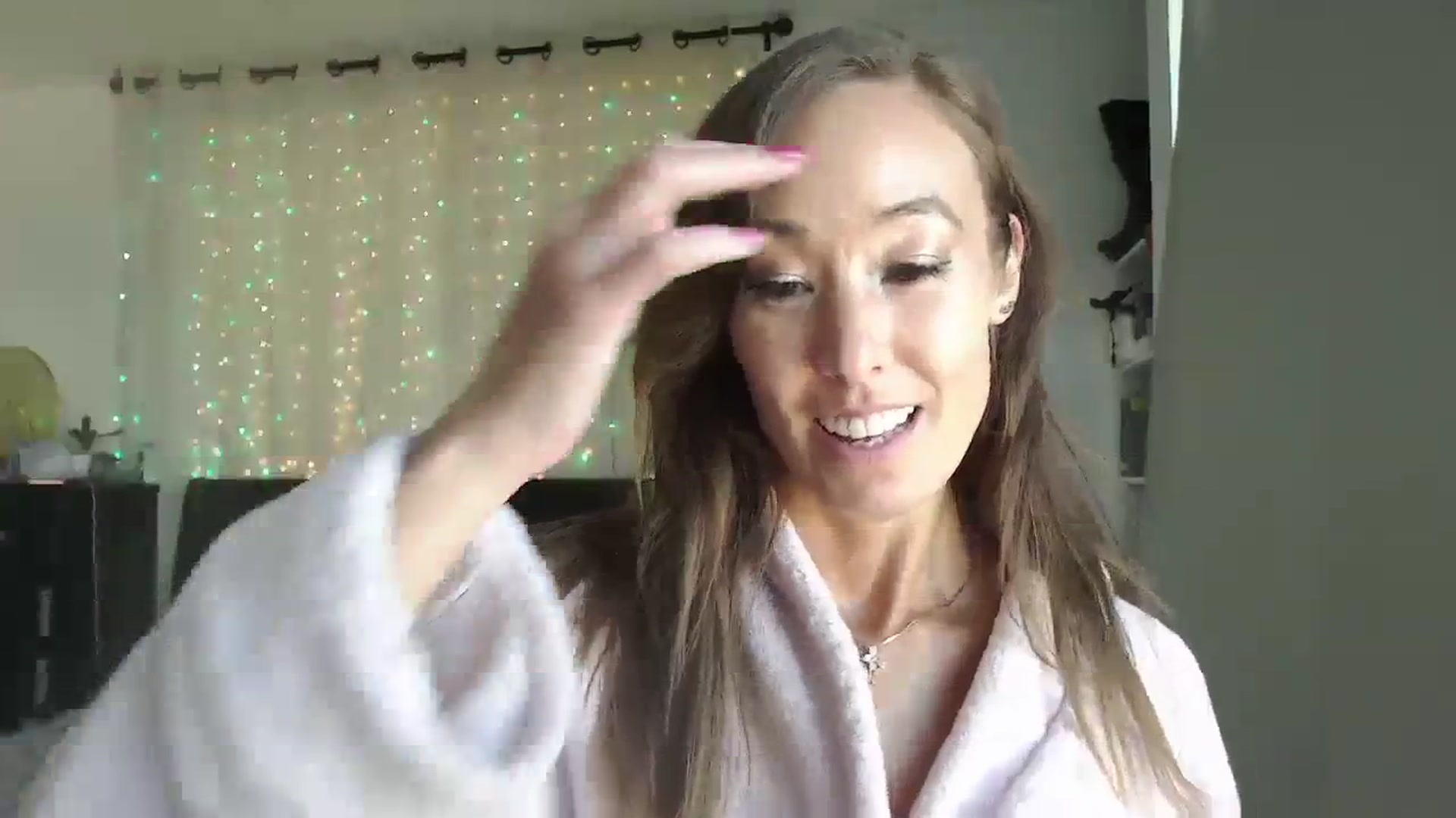 Gallery image thumbnail from Christy_Love's myfreecams stream on, 08/18/2023, 24:03 image 3 of 20
