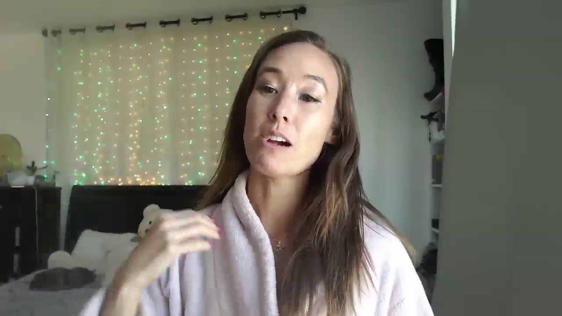 Gallery image thumbnail from Christy_Love's myfreecams stream on, 08/18/2023, 24:03 image 4 of 20