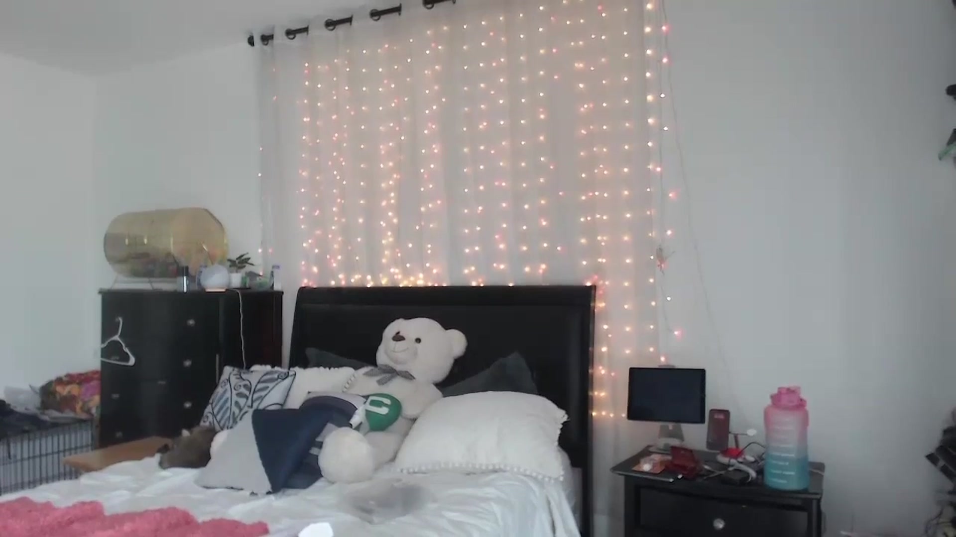 Gallery image thumbnail from Christy_Love's myfreecams stream on, 09/03/2023, 23:15 image 18 of 20