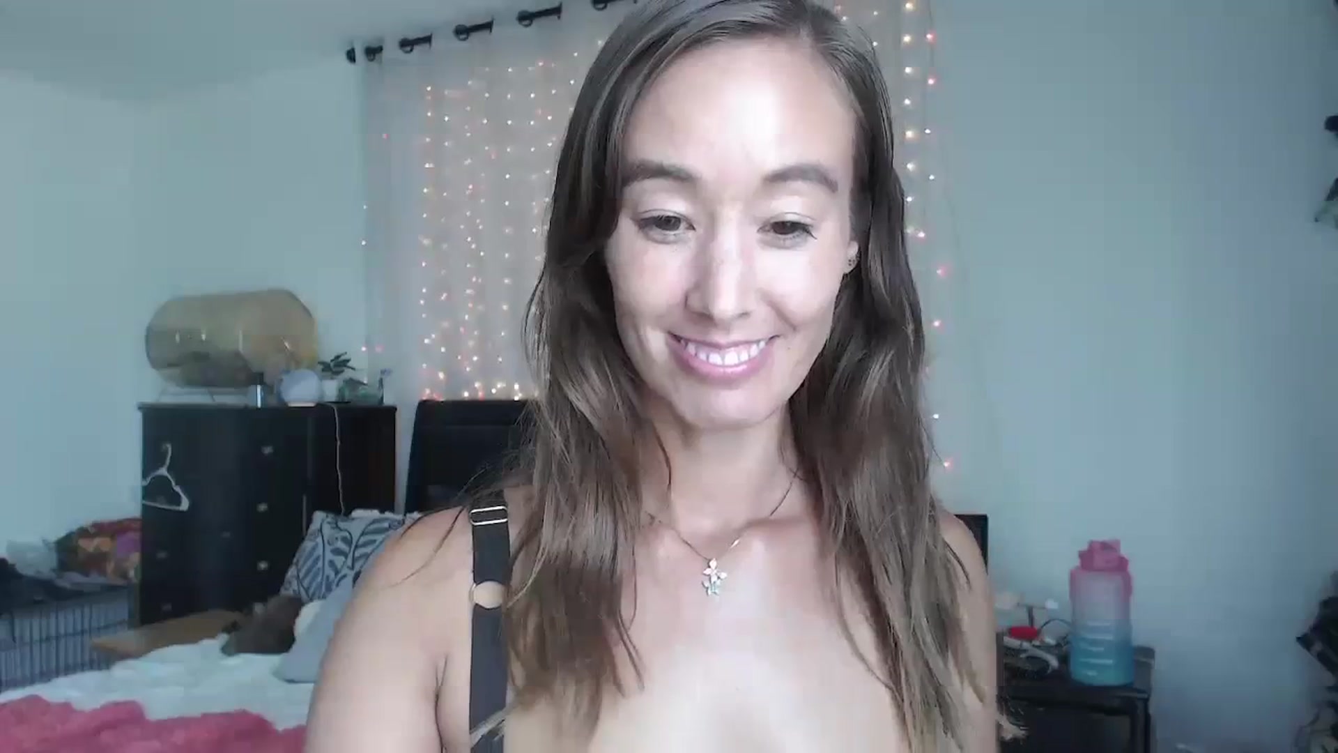 Gallery image thumbnail from Christy_Love's myfreecams stream on, 09/03/2023, 23:15 image 17 of 20