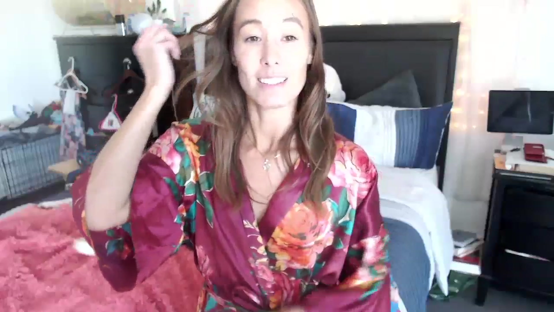 Gallery image thumbnail from Christy_Love's myfreecams stream on, 09/19/2023, 20:40 image 15 of 20