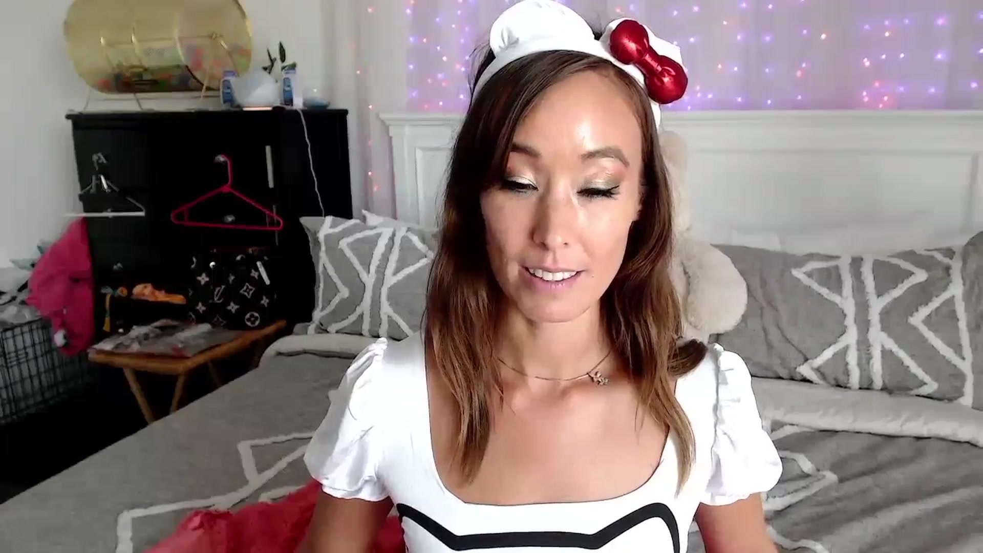 Gallery image thumbnail from Christy_Love's myfreecams stream on, 10/07/2023, 21:21 image 18 of 20