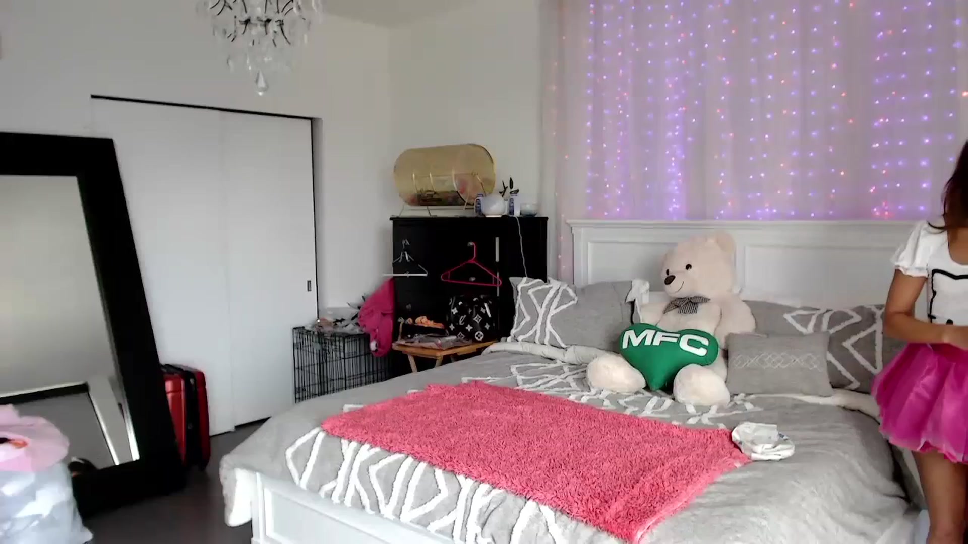 Gallery image thumbnail from Christy_Love's myfreecams stream on, 10/07/2023, 21:21 image 7 of 20