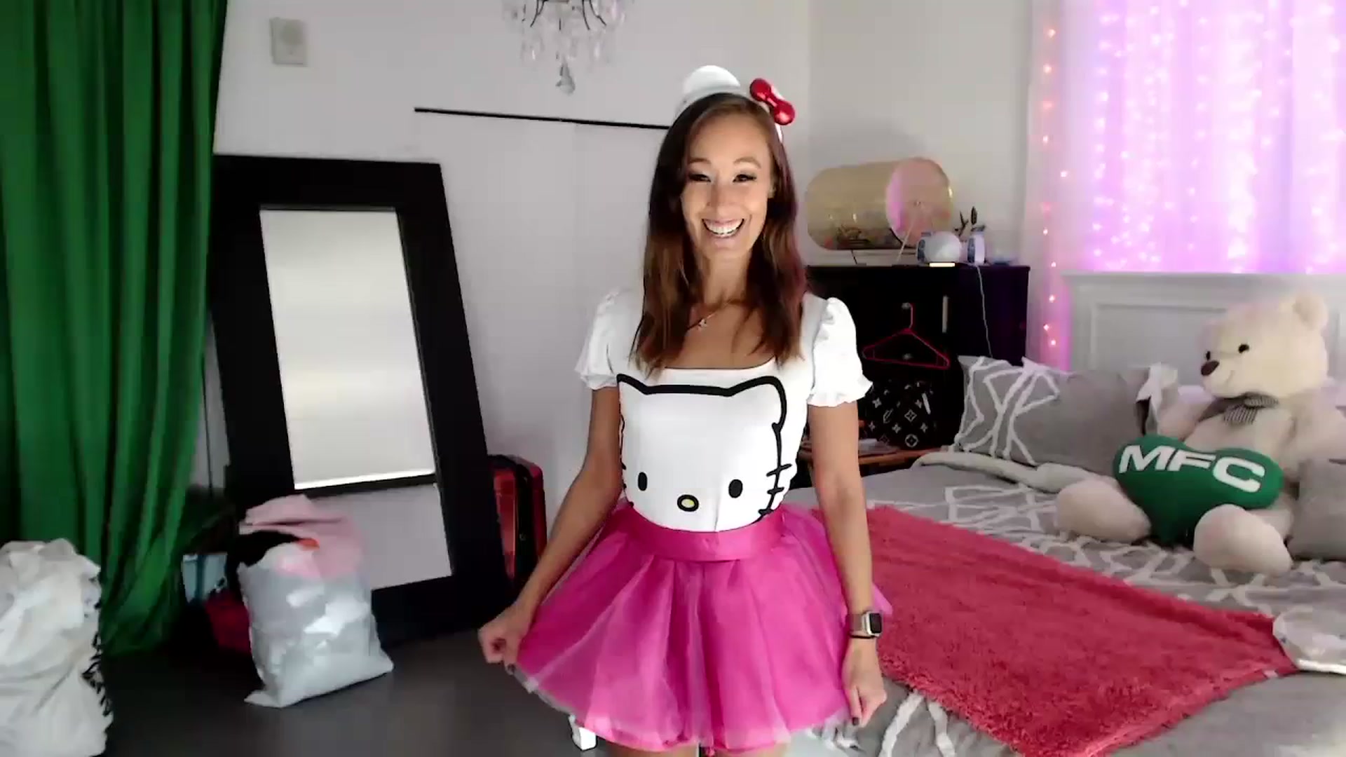 Gallery image thumbnail from Christy_Love's myfreecams stream on, 10/07/2023, 21:21 image 4 of 20