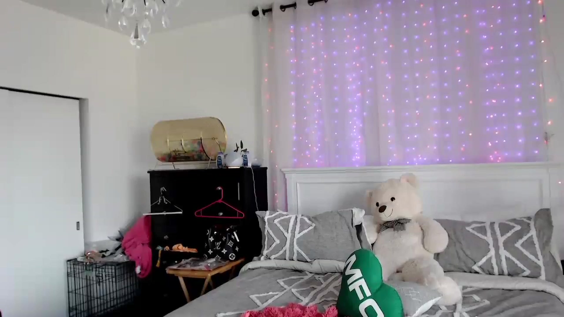 Gallery image thumbnail from Christy_Love's myfreecams stream on, 10/07/2023, 21:21 image 20 of 20